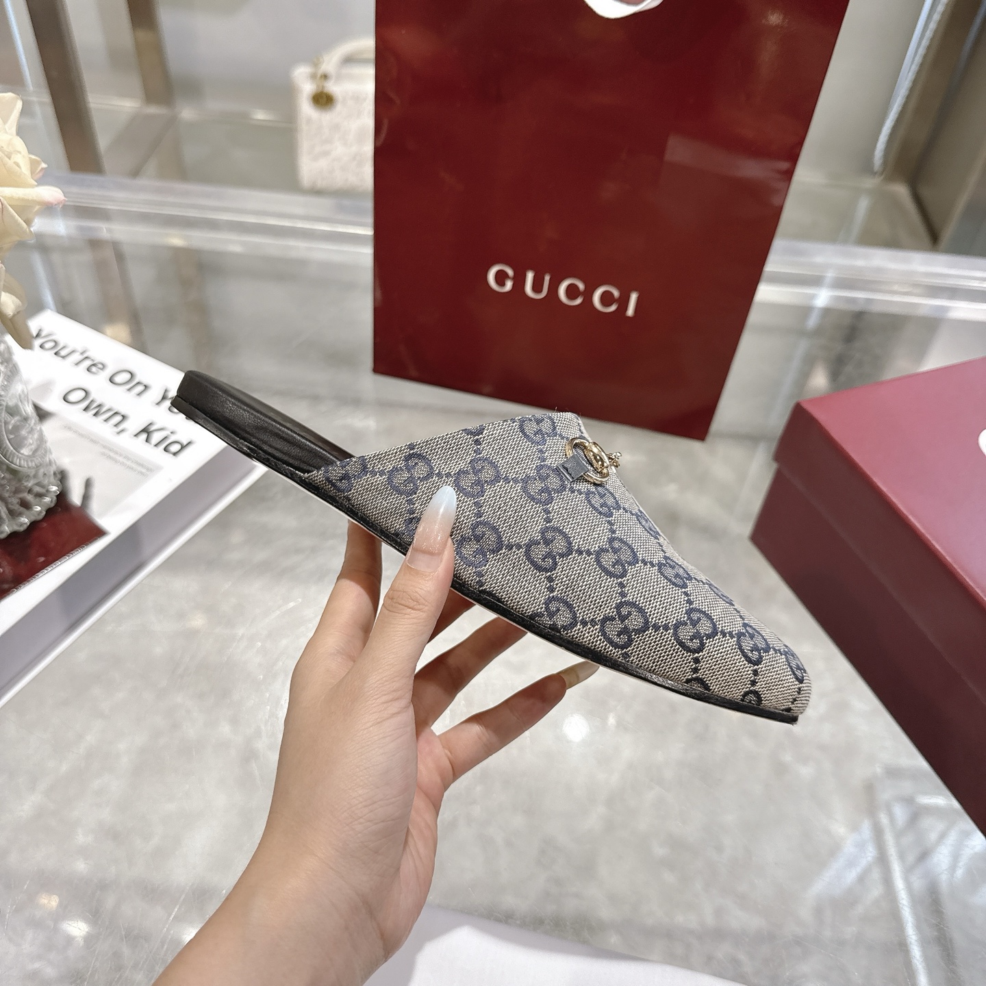 GUCCI グッチ フラットシューズ 本革 軽量 通勤 全1色 - 画像 5