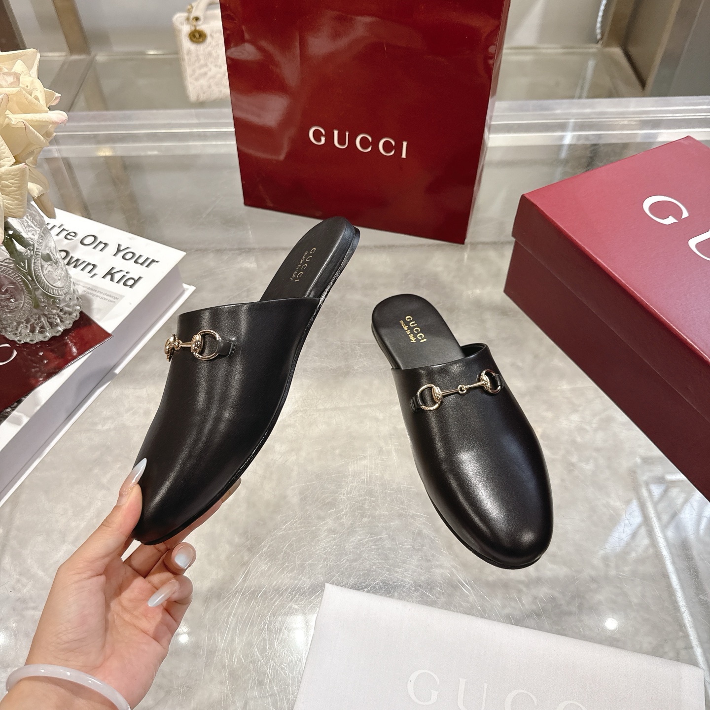 GUCCI グッチ フラットシューズ メンズ レディース 本革 黒 1.5cm シルエット 簡単脱着 通勤 通学 フラットシューズ 黒 - 画像 4