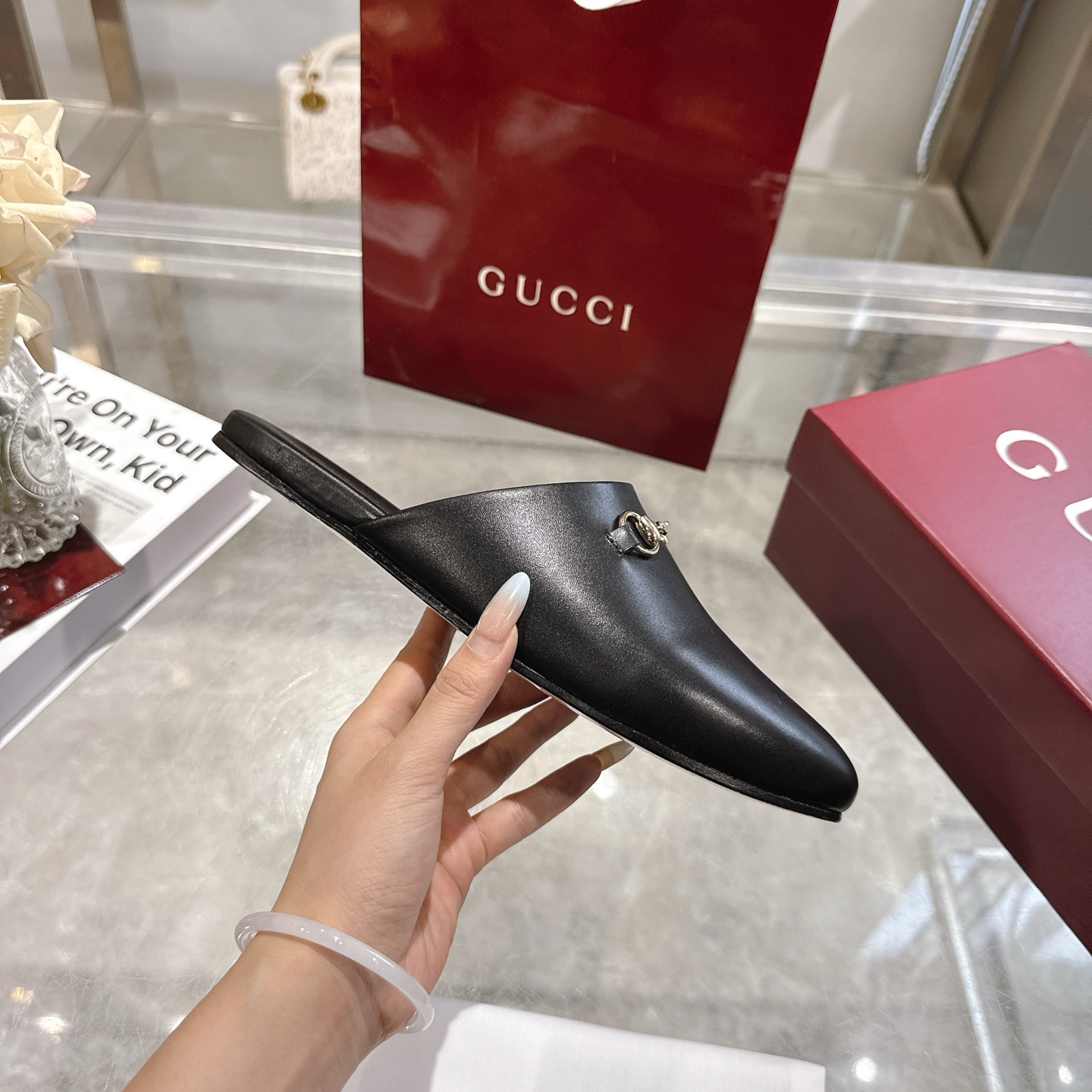 GUCCI グッチ フラットシューズ メンズ レディース 本革 黒 1.5cm シルエット 簡単脱着 通勤 通学 フラットシューズ 黒 - 画像 5