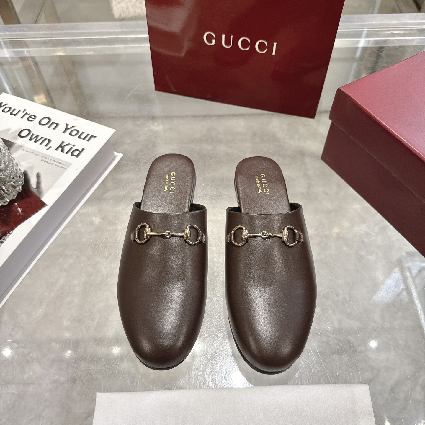 GUCCI グッチ フラットシューズ 本革 通勤 通学 ブラック