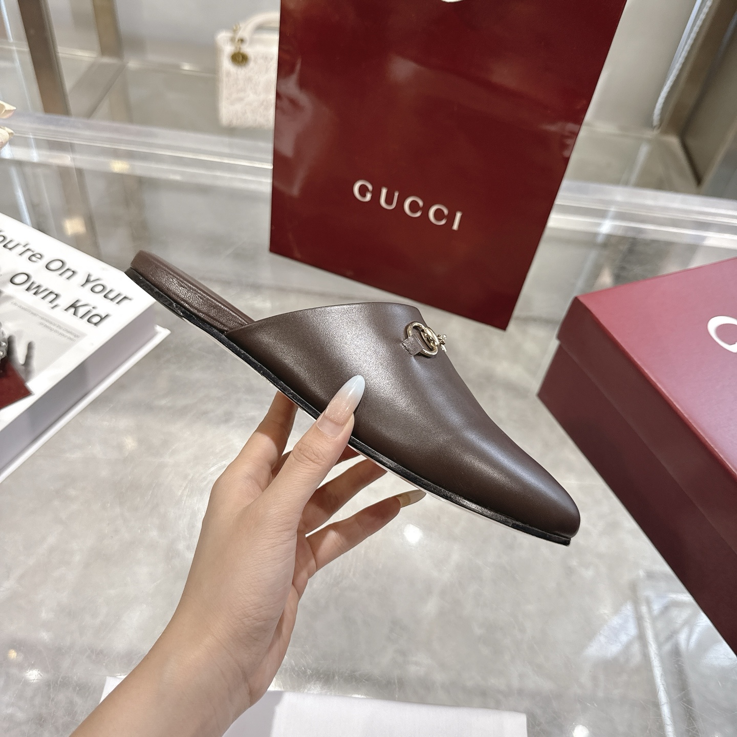 GUCCI グッチ フラットシューズ 本革 通勤 通学 ブラック - 画像 4