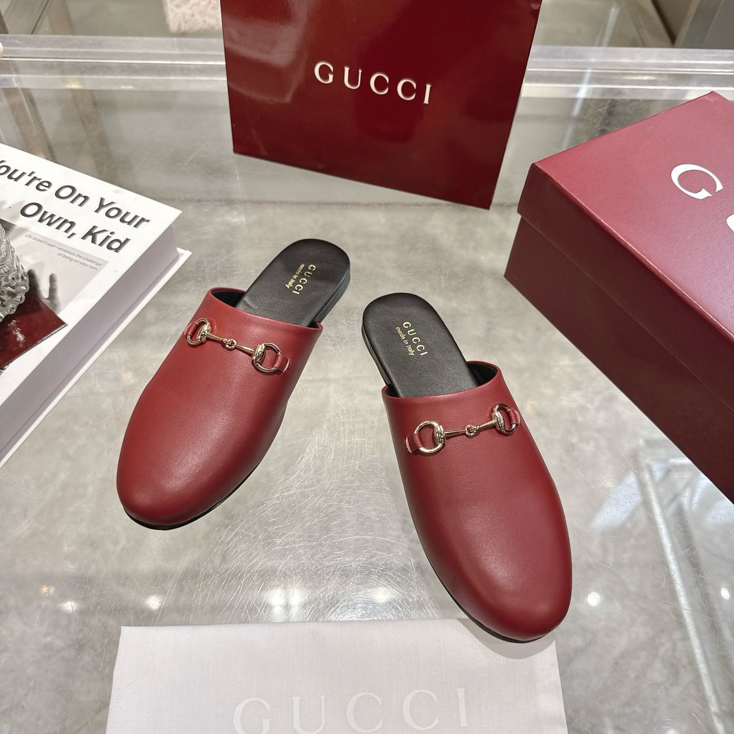 GUCCI グッチ ムートンシューズ 本革 通勤 ブラック 全1色 - 画像 2