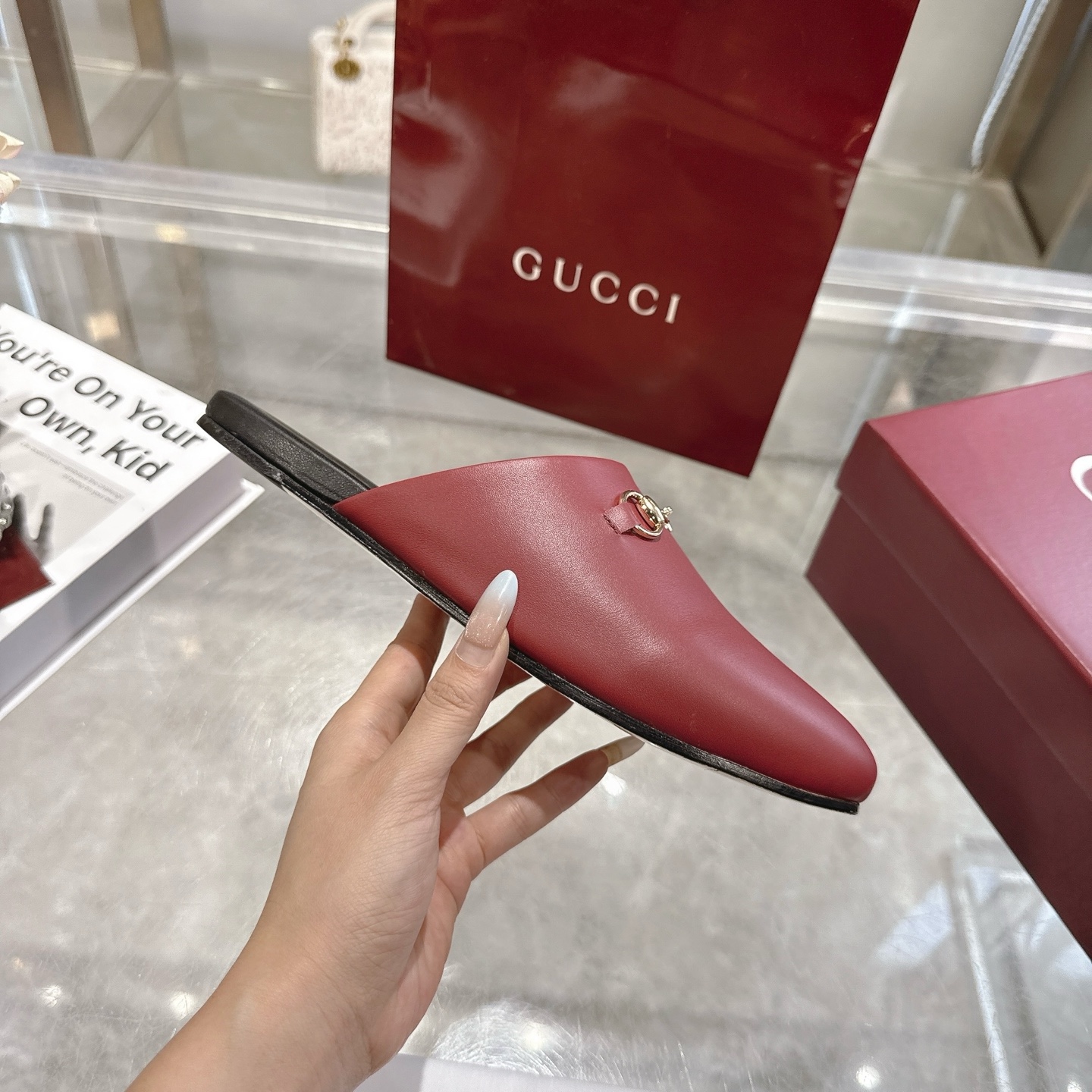 GUCCI グッチ ムートンシューズ 本革 通勤 ブラック 全1色 - 画像 4