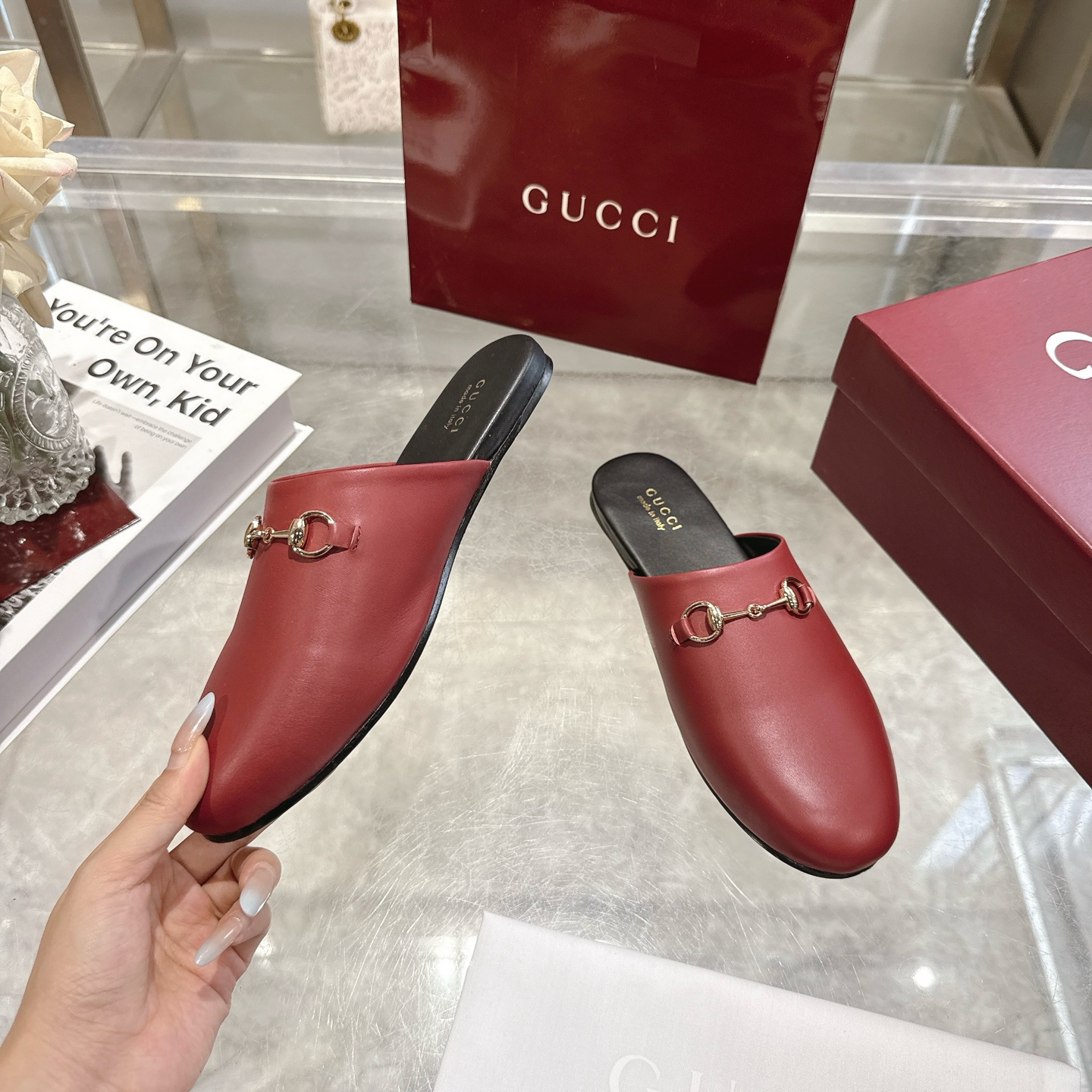 GUCCI グッチ ムートンシューズ 本革 通勤 ブラック 全1色 - 画像 5