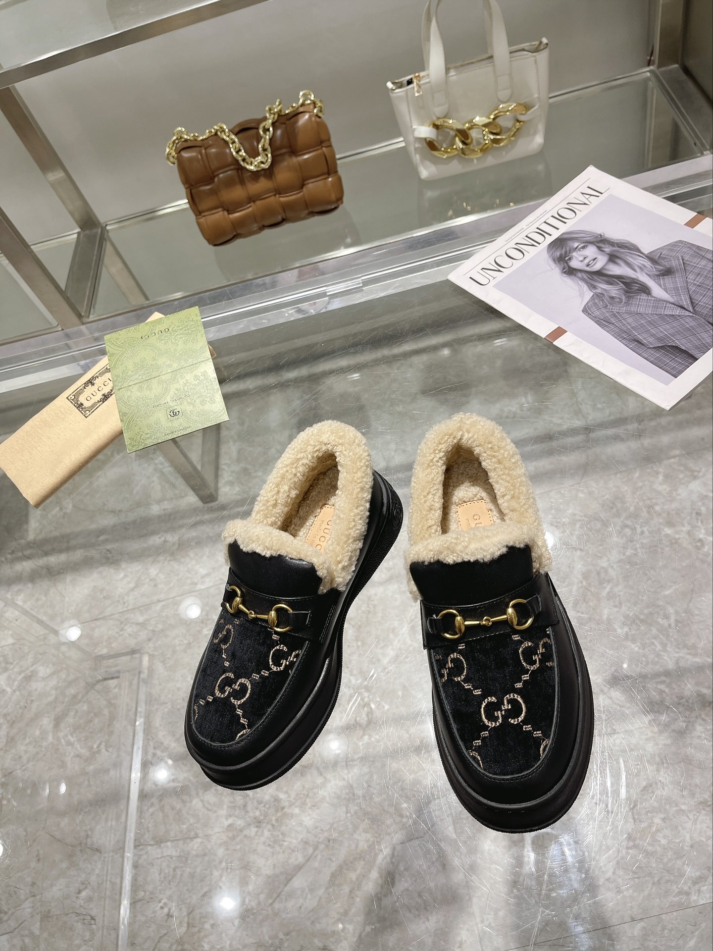 GUCCI グッチ フラットシューズ ローファー 本革 軽量 黒 - 画像 2