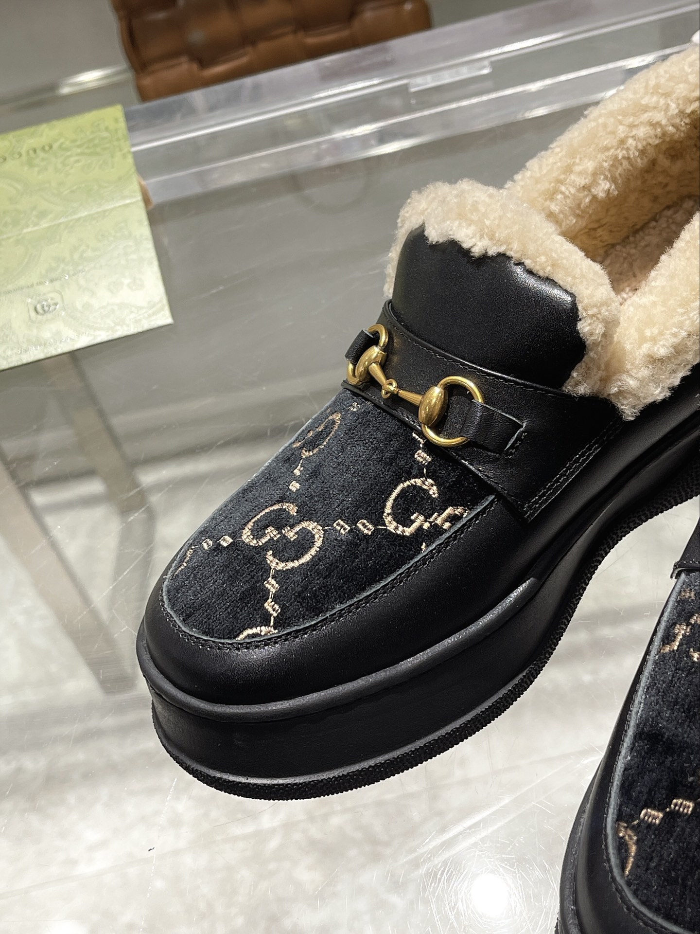 GUCCI グッチ フラットシューズ ローファー 本革 軽量 黒 - 画像 7