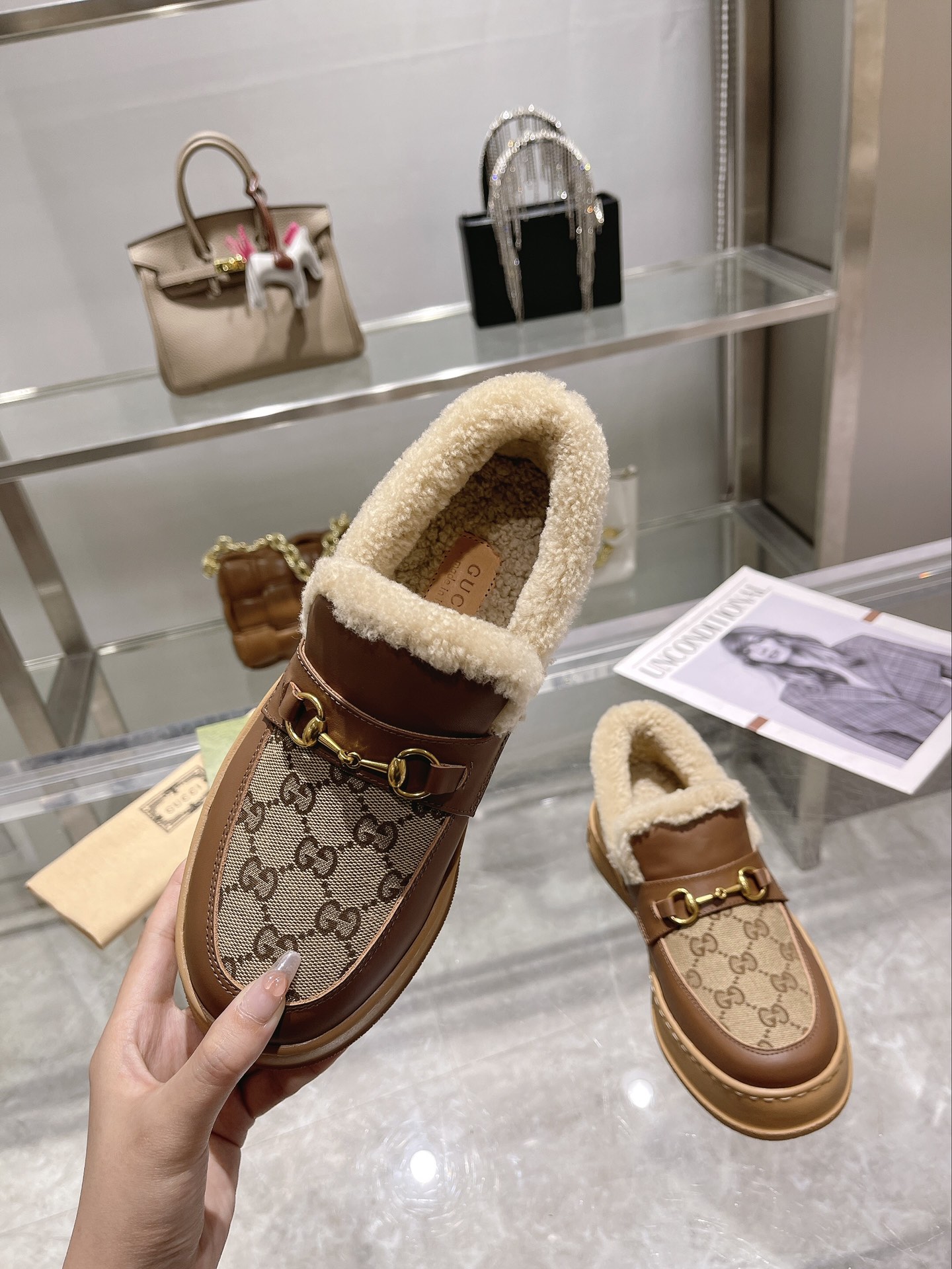 GUCCI グッチ フラットシューズ 本革 軽量 通勤 通学 ブラック - 画像 4