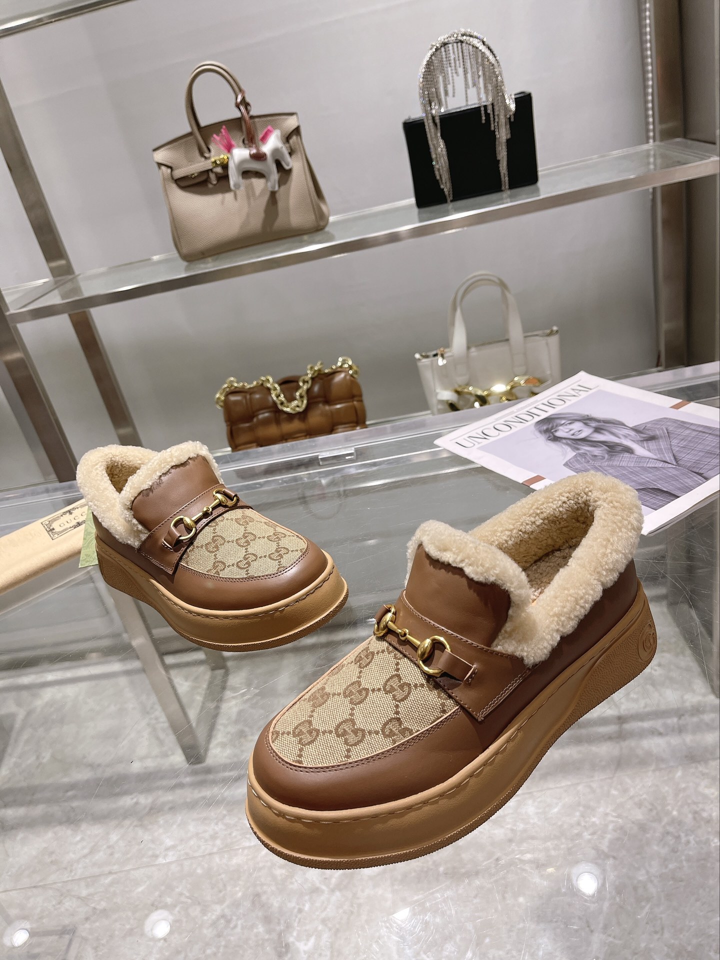 GUCCI グッチ フラットシューズ 本革 軽量 通勤 通学 ブラック - 画像 6