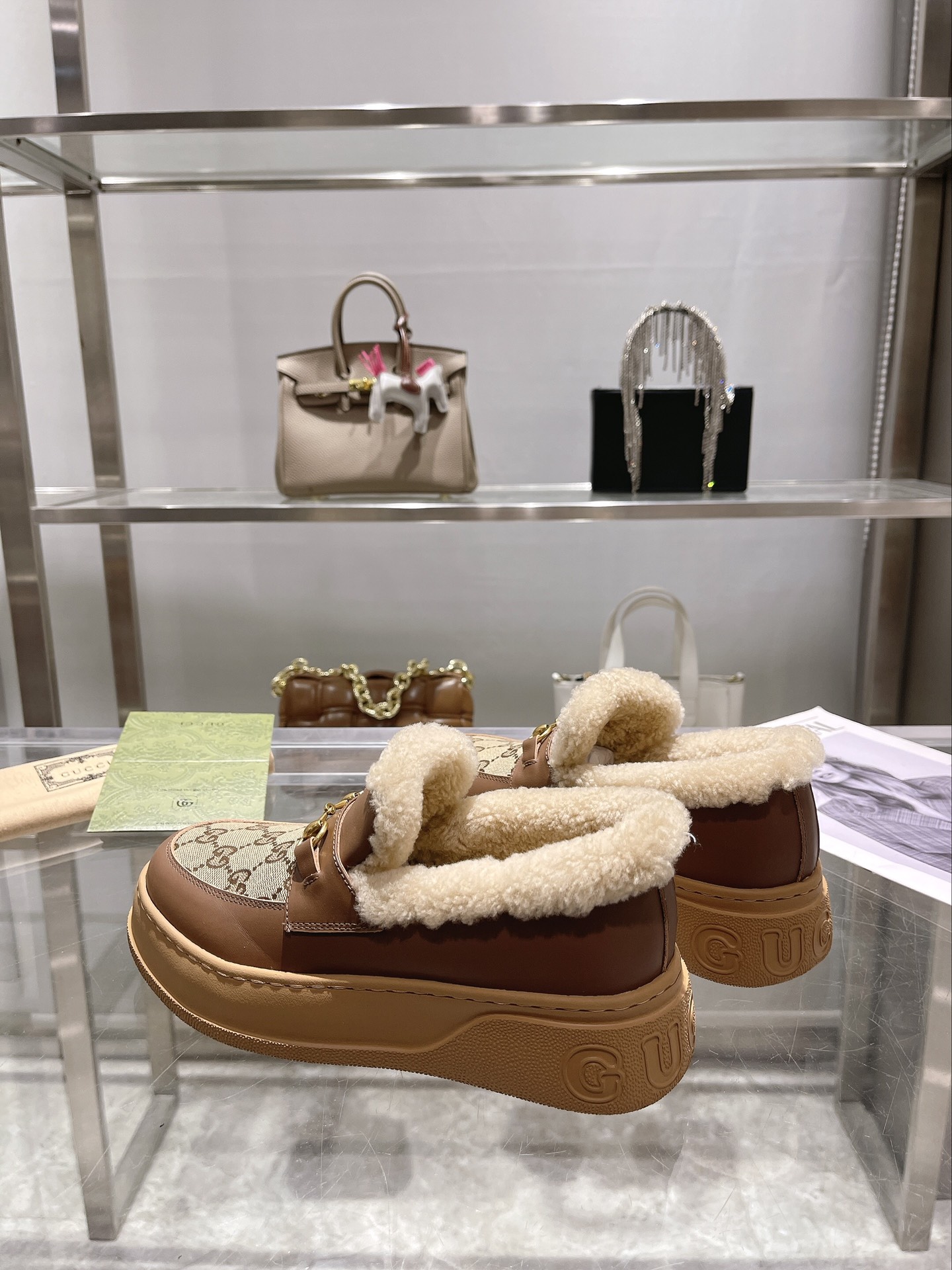 GUCCI グッチ フラットシューズ 本革 軽量 通勤 通学 ブラック - 画像 7