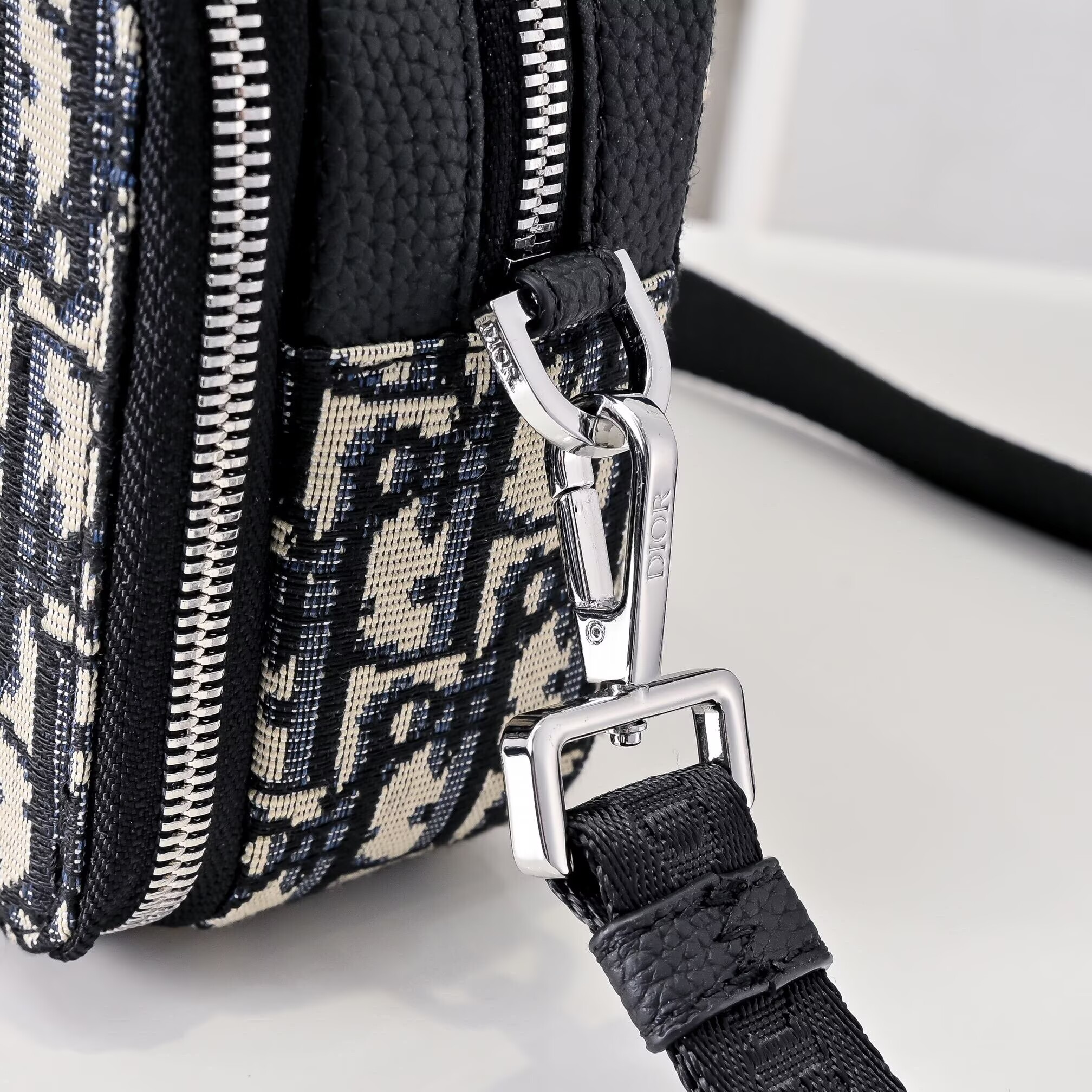 Diorディオール ショルダーバッグ モノグラムキャンバス 上品なデザイン レディースに人気の長く愛用できる一品 - 画像 11