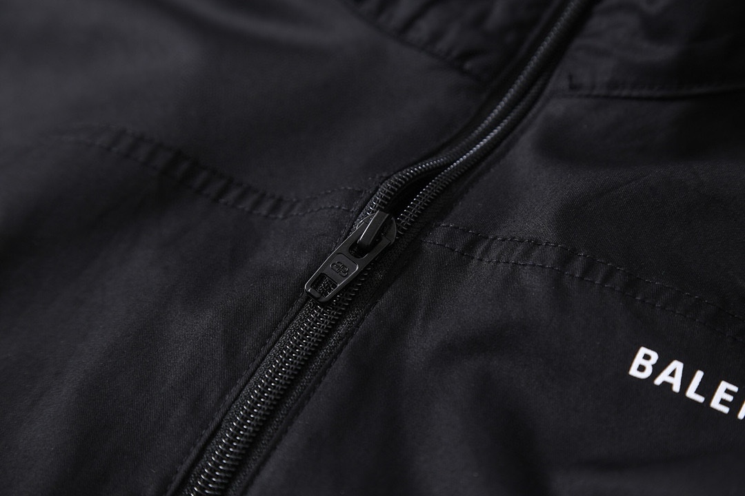 BALENCIAGA バレンシアガ 58拼接后背刺绣冲锋衣 ブラックオーリオ - 画像 7