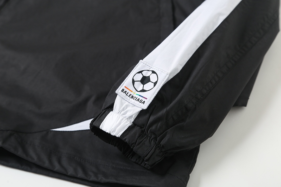 BALENCIAGA バレンシアガ フルジップジャケット 本革 通勤 通学 黒色 - 画像 6