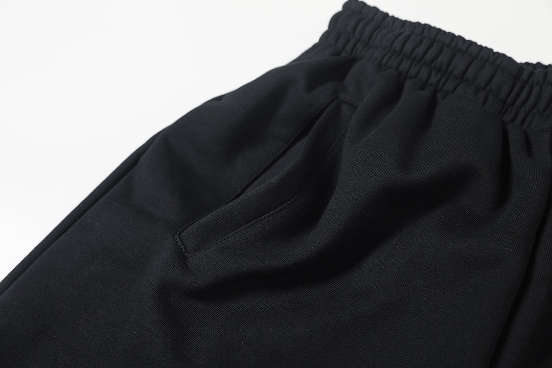 UNDER ARMOUR アンダーアーマー BLGC x UA 25SS 跨界联名刺绣卫裤 ブラック - 画像 4