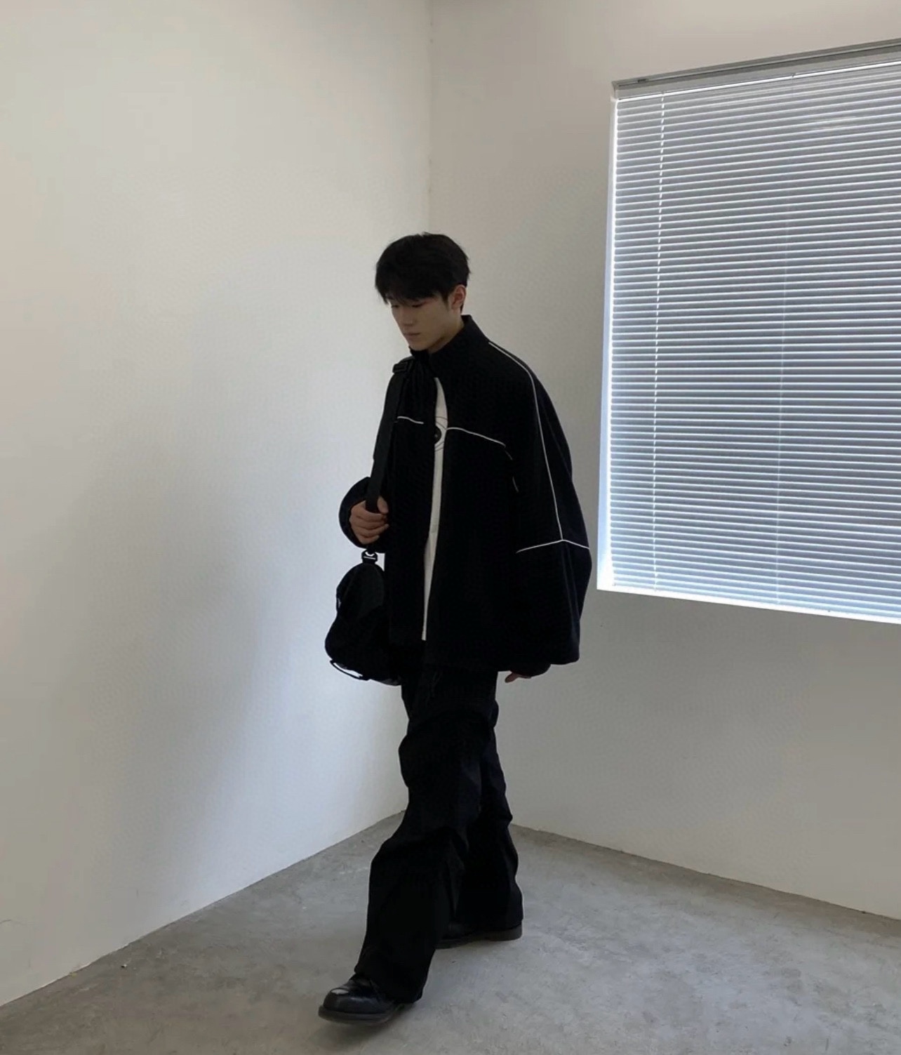 BALENCIAGA バレンシアガ フリースジャケット 本革 ファスナー ブラック - 画像 2