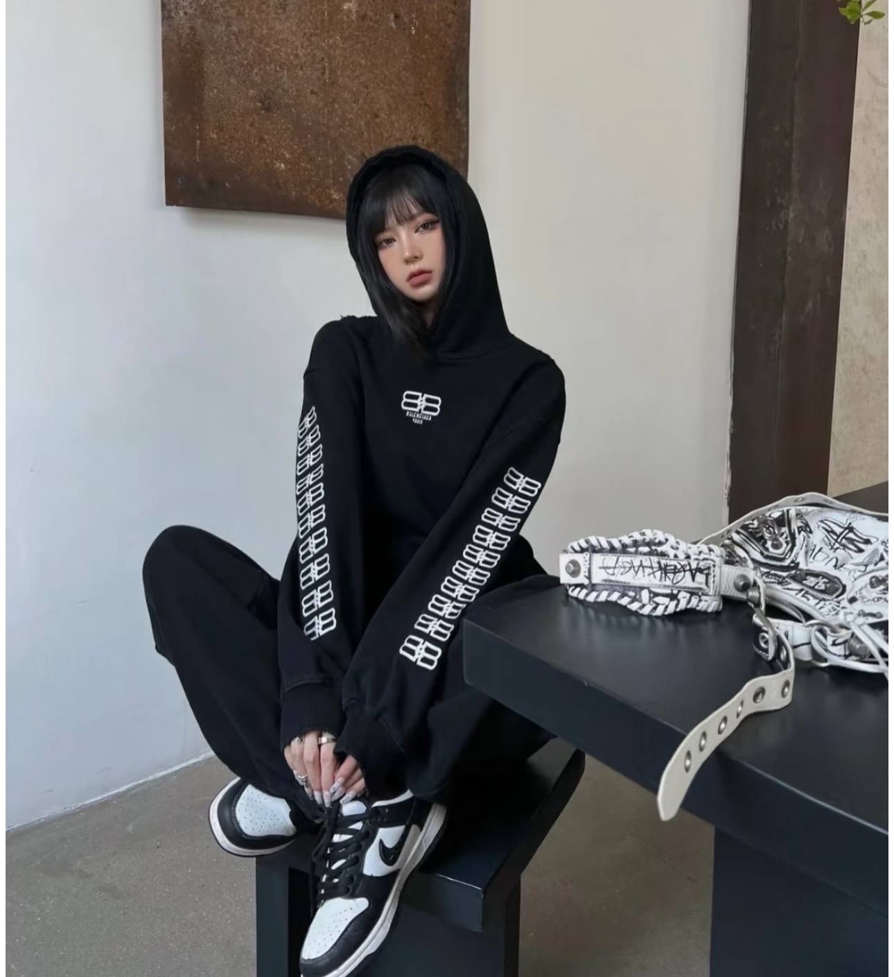 BALENCIAGA バレンシアガ フード付きスweatshirt ファッション ブランドロゴ 全2色