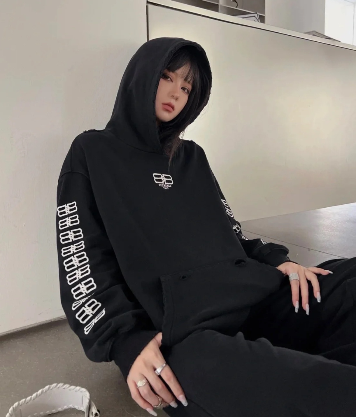 BALENCIAGA バレンシアガ フード付きスweatshirt ファッション ブランドロゴ 全2色 - 画像 3