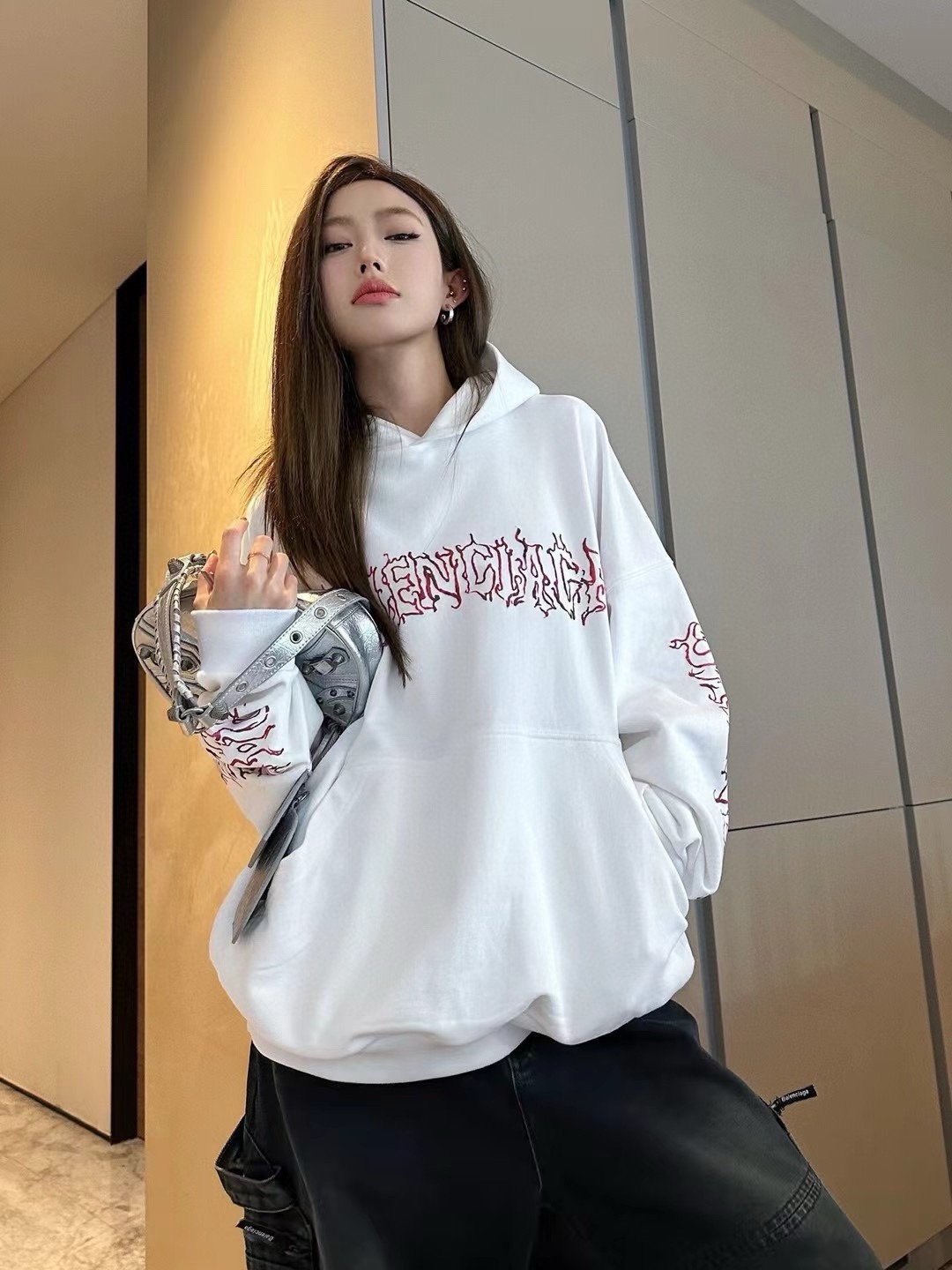 BALENCIAGA バレンシアガ ハローファン ロゴプリント フラットカット ロゴ オーバーサイズ リブ カジュアル パーカー 全2色 - 画像 3