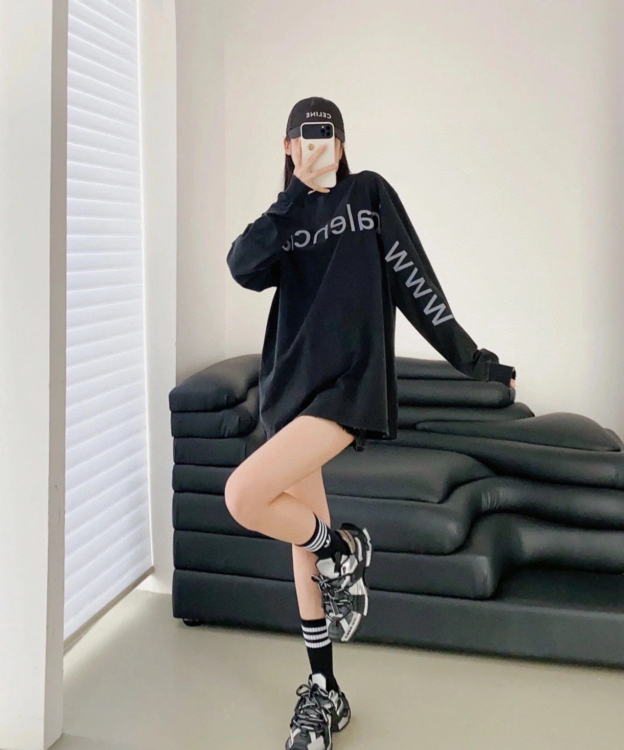 BALENCIAGA バレンシアガ ロングTシャツ ブラック - 画像 3