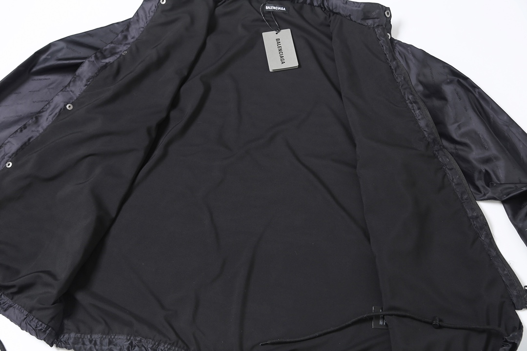 BALENCIAGA バレンシアガ フード付きジャケット ブラック - 画像 3