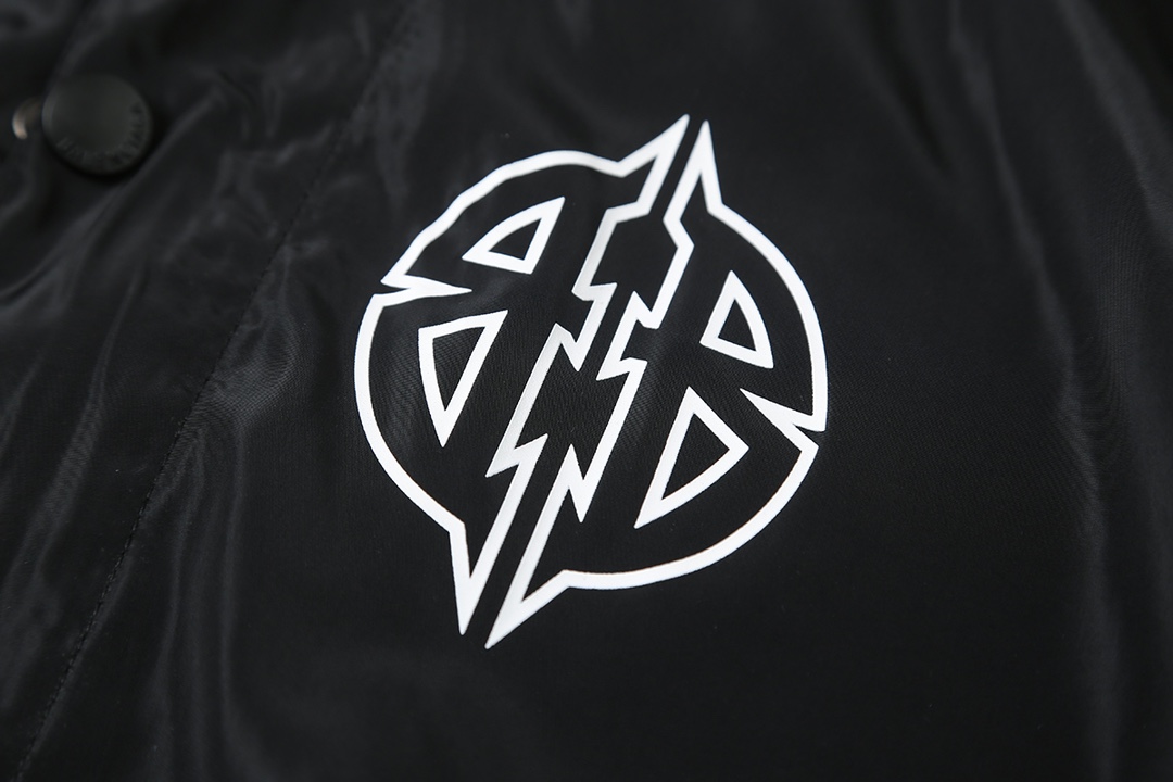 BALENCIAGA バレンシアガ フーディー付きライトウェイトジャケット ブラック - 画像 4