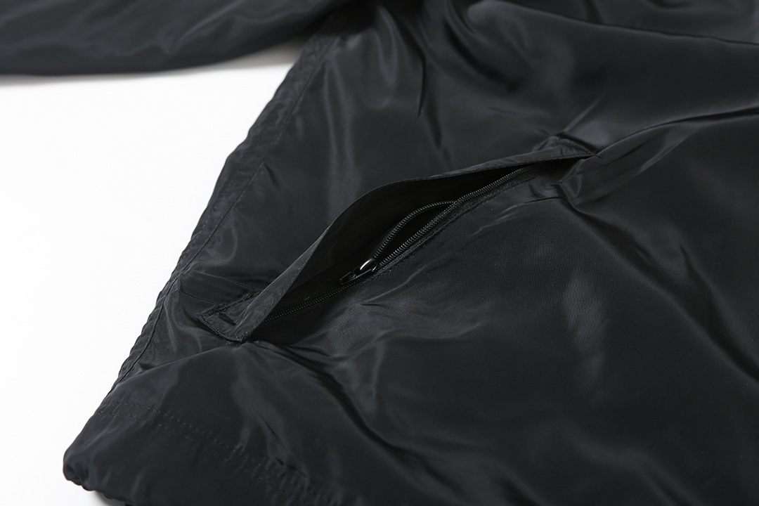 BALENCIAGA バレンシアガ フーディー付きライトウェイトジャケット ブラック - 画像 6