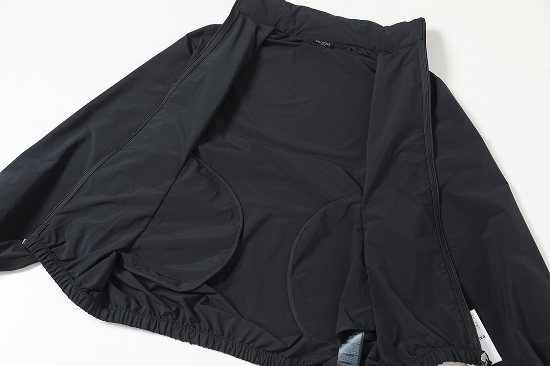BALENCIAGA バレンシアガ ファッションジャケット 軽量 防水 全1色 - 画像 3