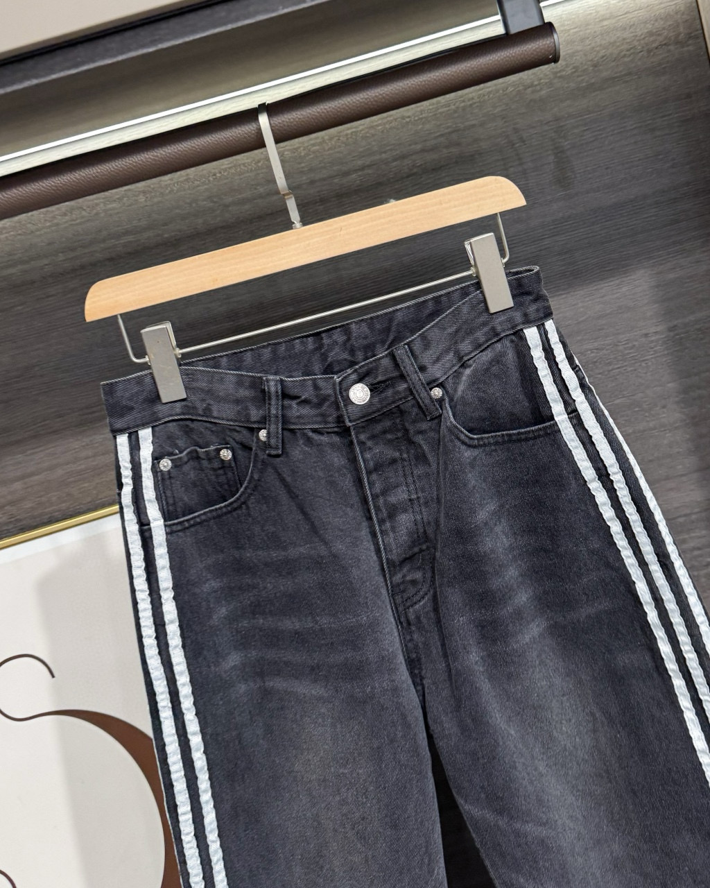 ADIDAS ベルンシア ジーンズ フラットフィット 通勤 通学 ブラック ベージュ 全2色 - 画像 6