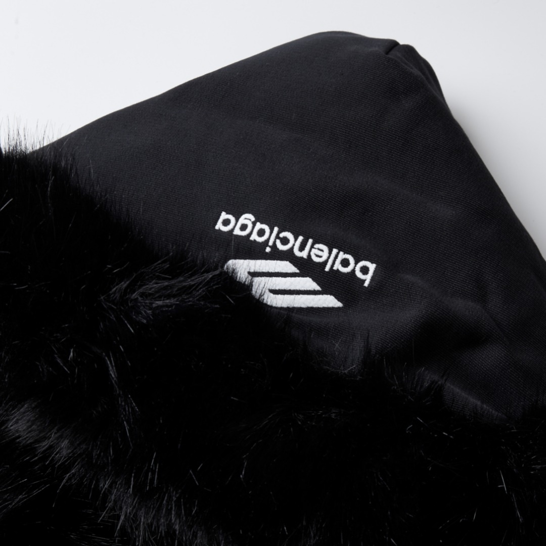 BALENCIAGA バレンシアガ フード付きスウェット オーバーサイズ 本革 ブラック - 画像 4