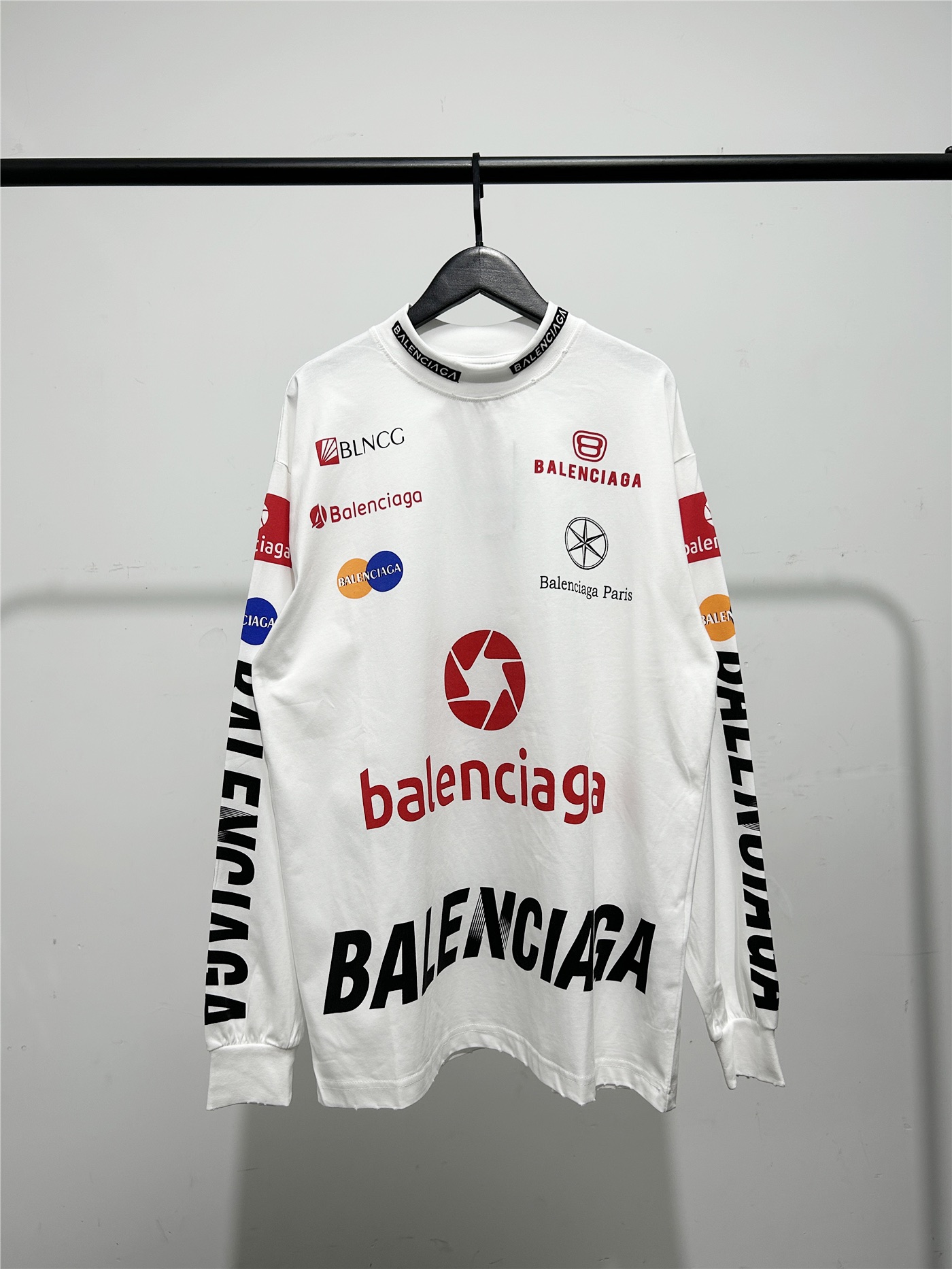 BALENCIAGA バレンシアガ ロンTシャツ ファッション ブランドロゴ 1色展開