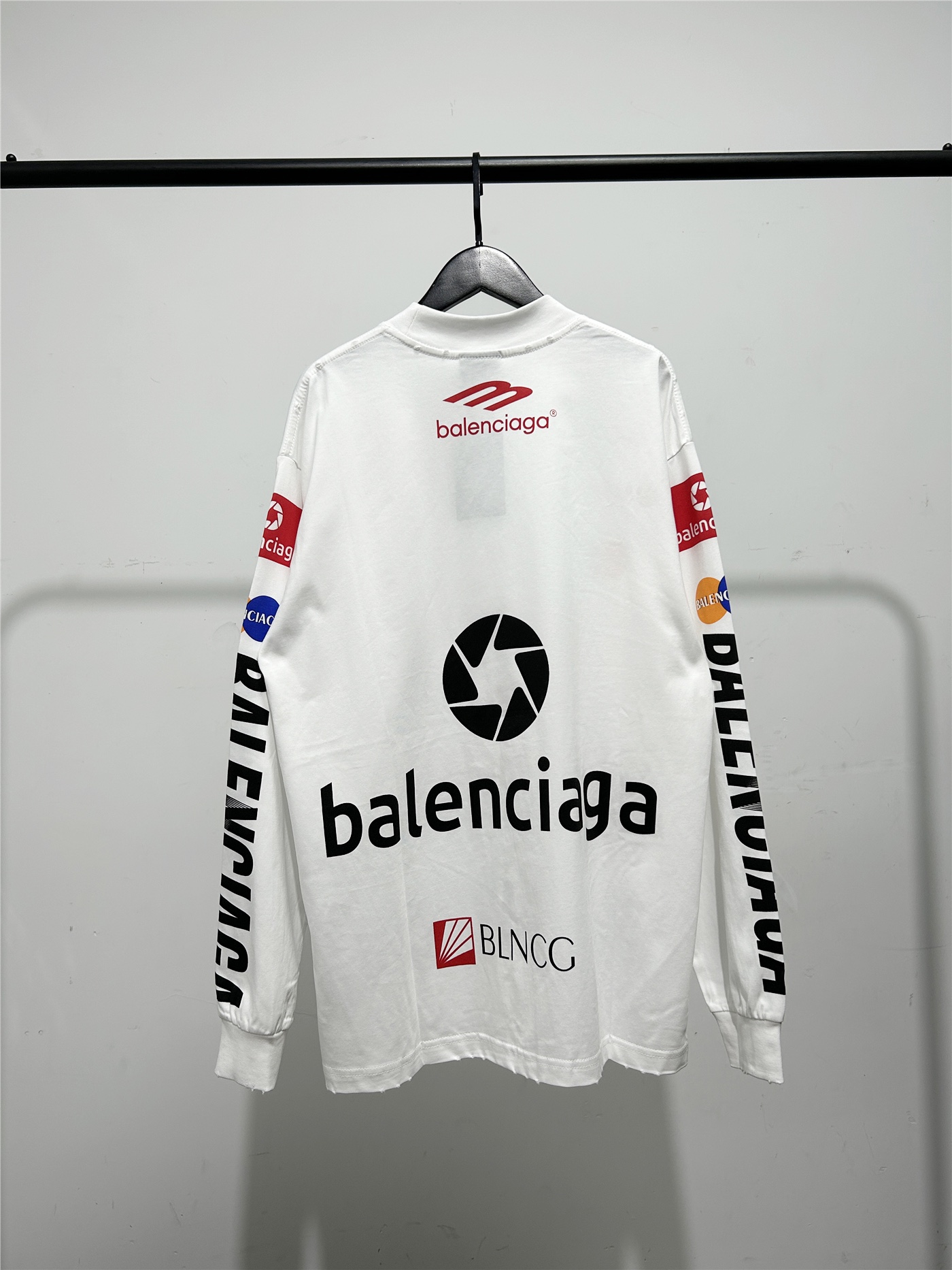 BALENCIAGA バレンシアガ ロンTシャツ ファッション ブランドロゴ 1色展開 - 画像 2