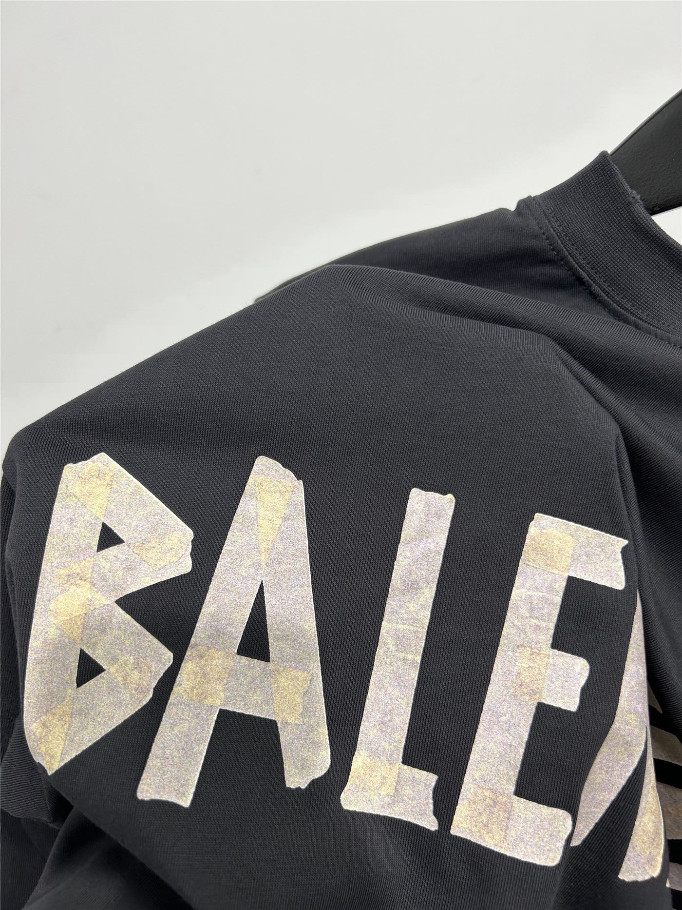 BALENCIAGA バレンシアガ ロゴTシャツ 本革 リブ加工 ブラック - 画像 2