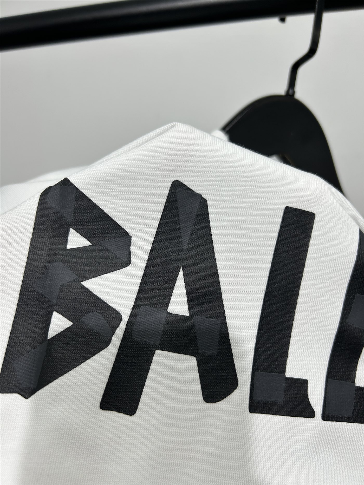 BALENCIAGA バレンシアガ ロングTシャツ ブランドロゴ ブラック ブランク ホワイト 全1色 - 画像 9
