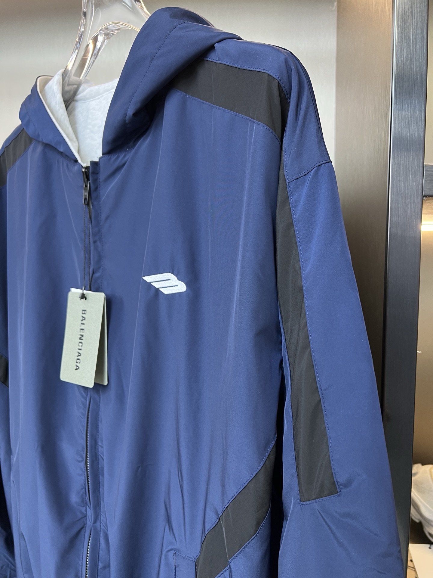 BALENCIAGA バレンシアガ フード付きジャケット 本革 軽量 通勤 通学 全2色 - 画像 4