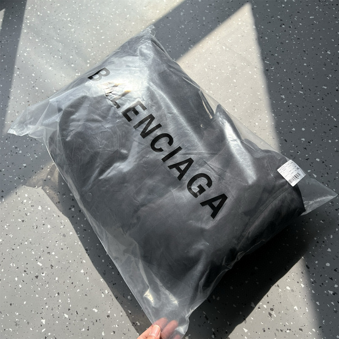 BALENCIAGA バレンシアガ バンダナ風スケッチロゴ フライトジャケット ブラック - 画像 3