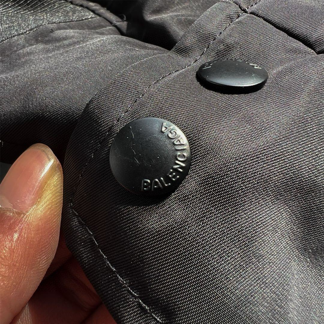 BALENCIAGA バレンシアガ バンダナ風スケッチロゴ フライトジャケット ブラック - 画像 8