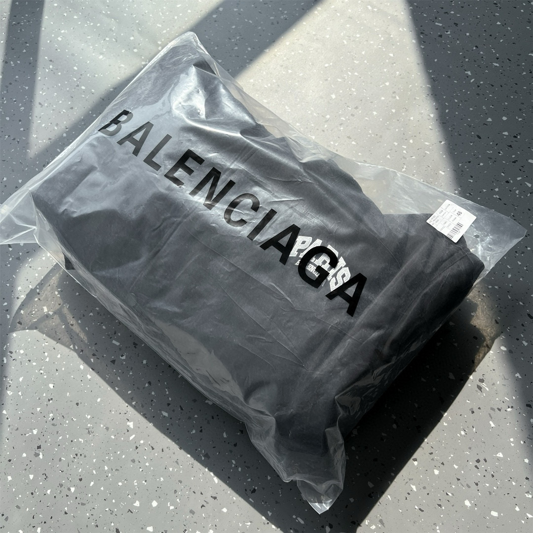 BALENCIAGA バレンシアガ バーバリー風 パーカー ブラック - 画像 2