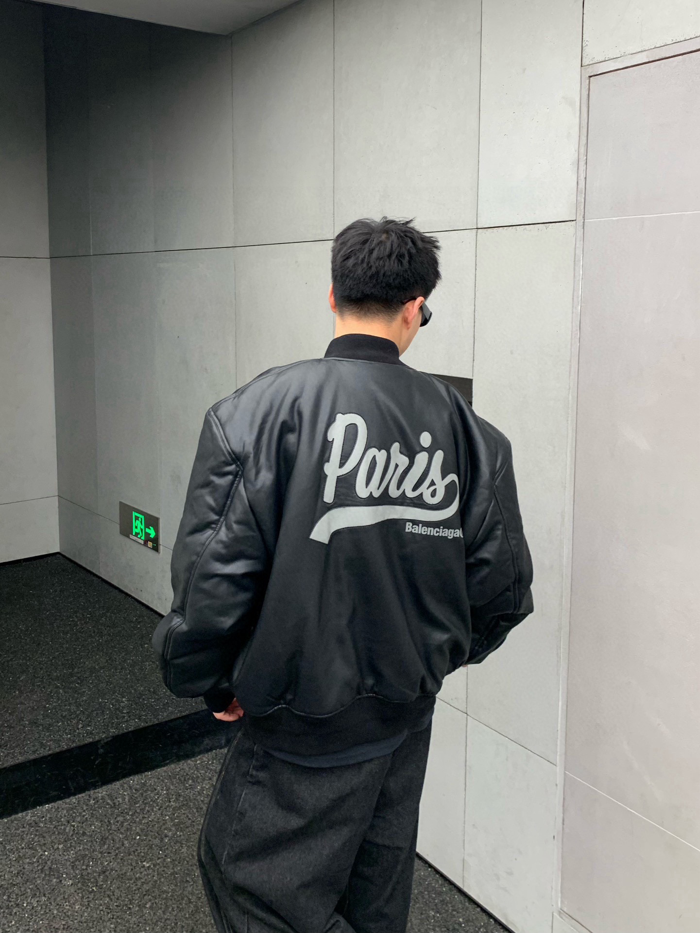 BALENCIAGA バレンシアガ バンダージャケット パリス刺繍 通勤 通学 ブラック - 画像 4