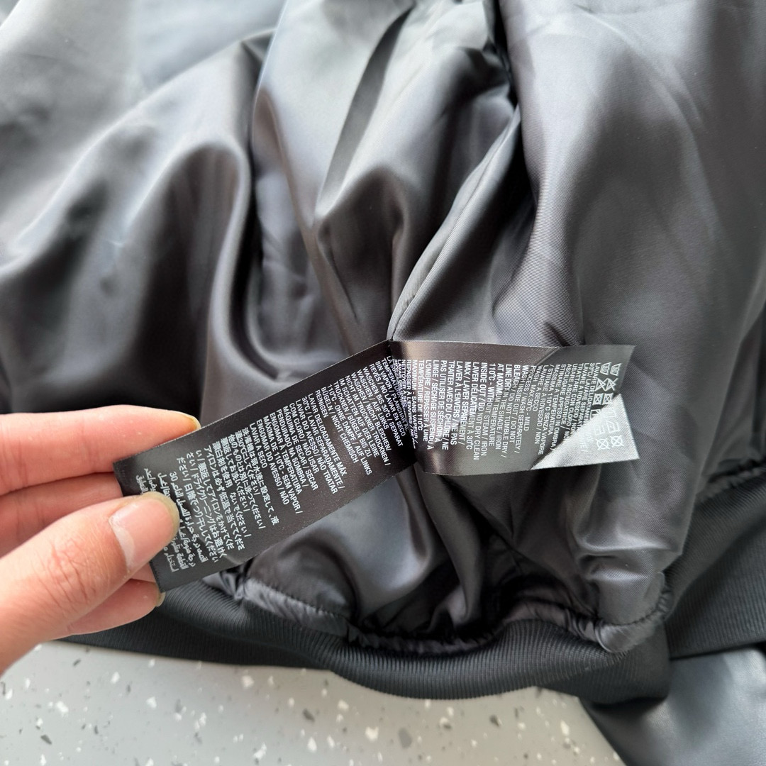 BALENCIAGA バレンシアガ バンズ風レザージャケット 撥水 ブラック - 画像 9