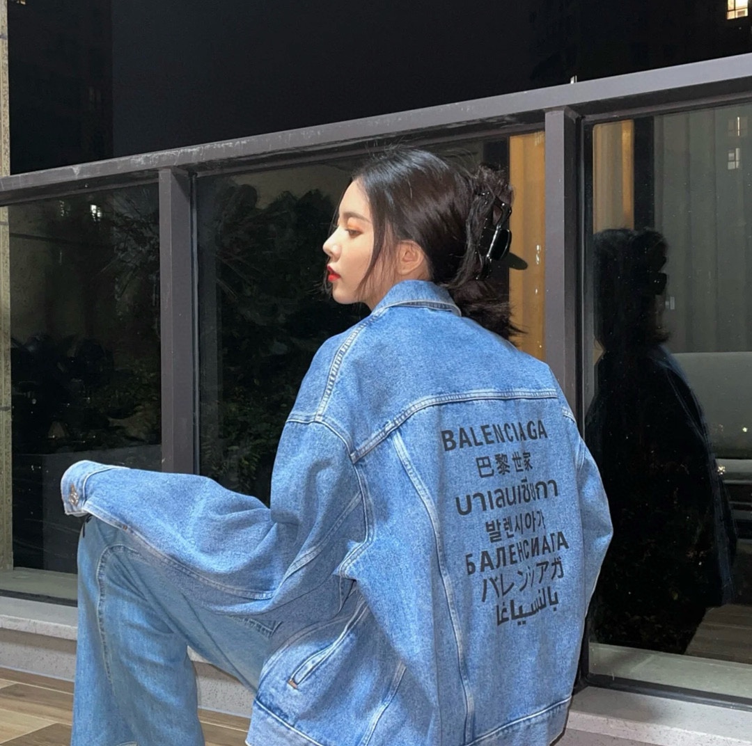 BALENCIAGA バレンシアガ デニムジャケット 七国言語水洗 牛仔ブルー - 画像 2