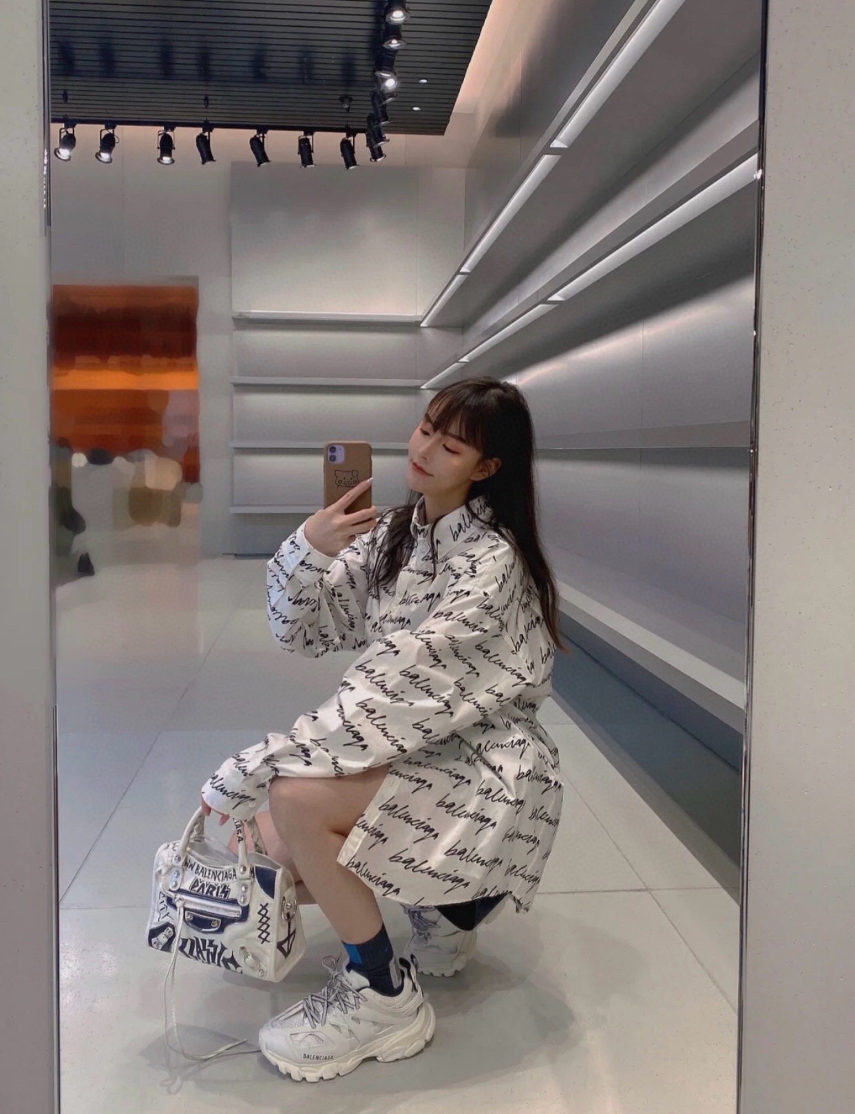 BALENCIAGA バレンシアガ 草写签名弹幕长袖衬衫 通勤 白色 - 画像 2