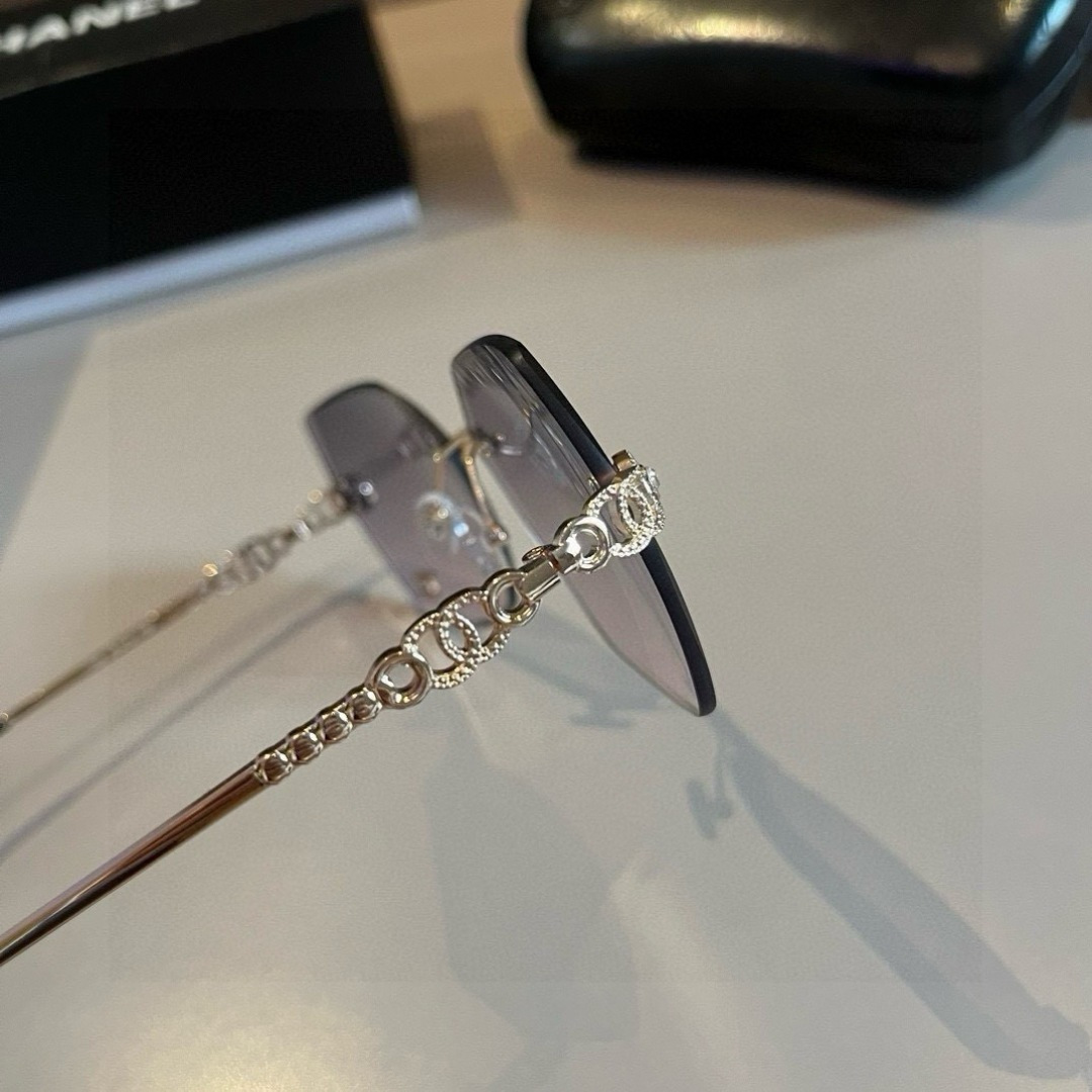 CHANEL シャネル メタルフレームサングラス デザインサングラス レディース ブラック ピンク ブルー ホワイト 多色展開 - 画像 2