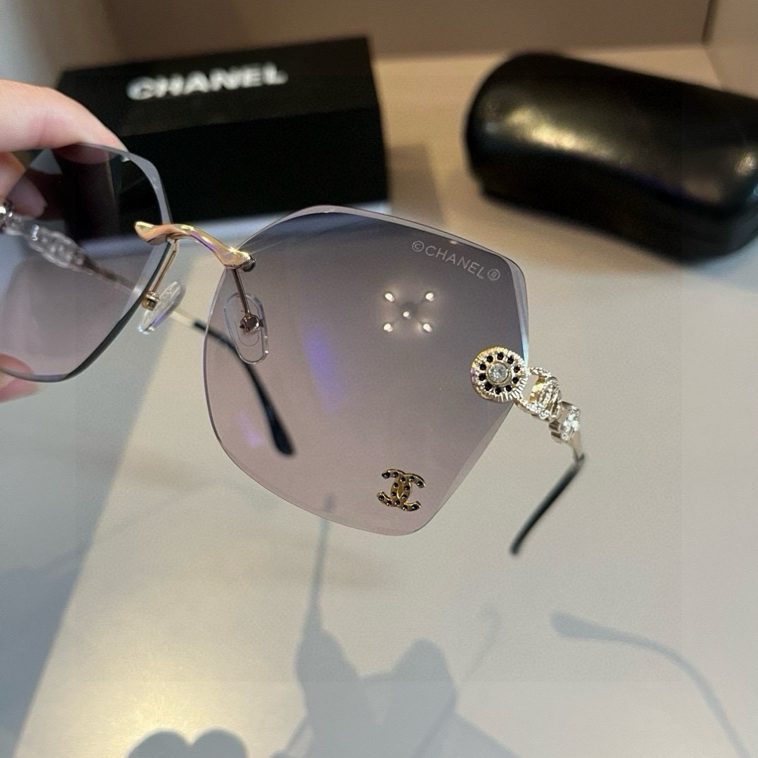 CHANEL シャネル メタルフレームサングラス デザインサングラス レディース ブラック ピンク ブルー ホワイト 多色展開 - 画像 5