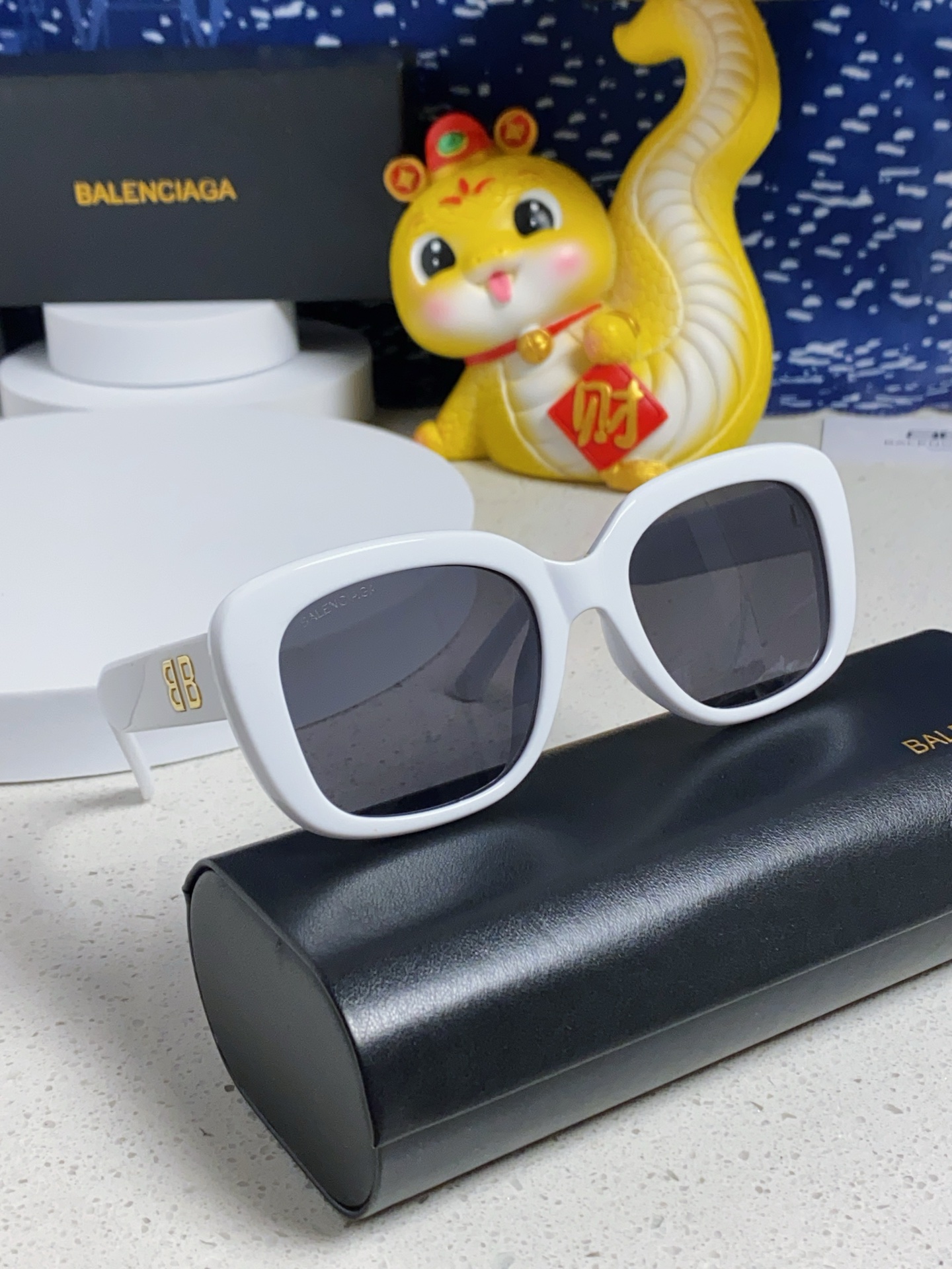 BALENCIAGA バレンシアガ フレームサングラス 2025年新作 フラットフレーム レディース メンズ 多色展開 - 画像 2