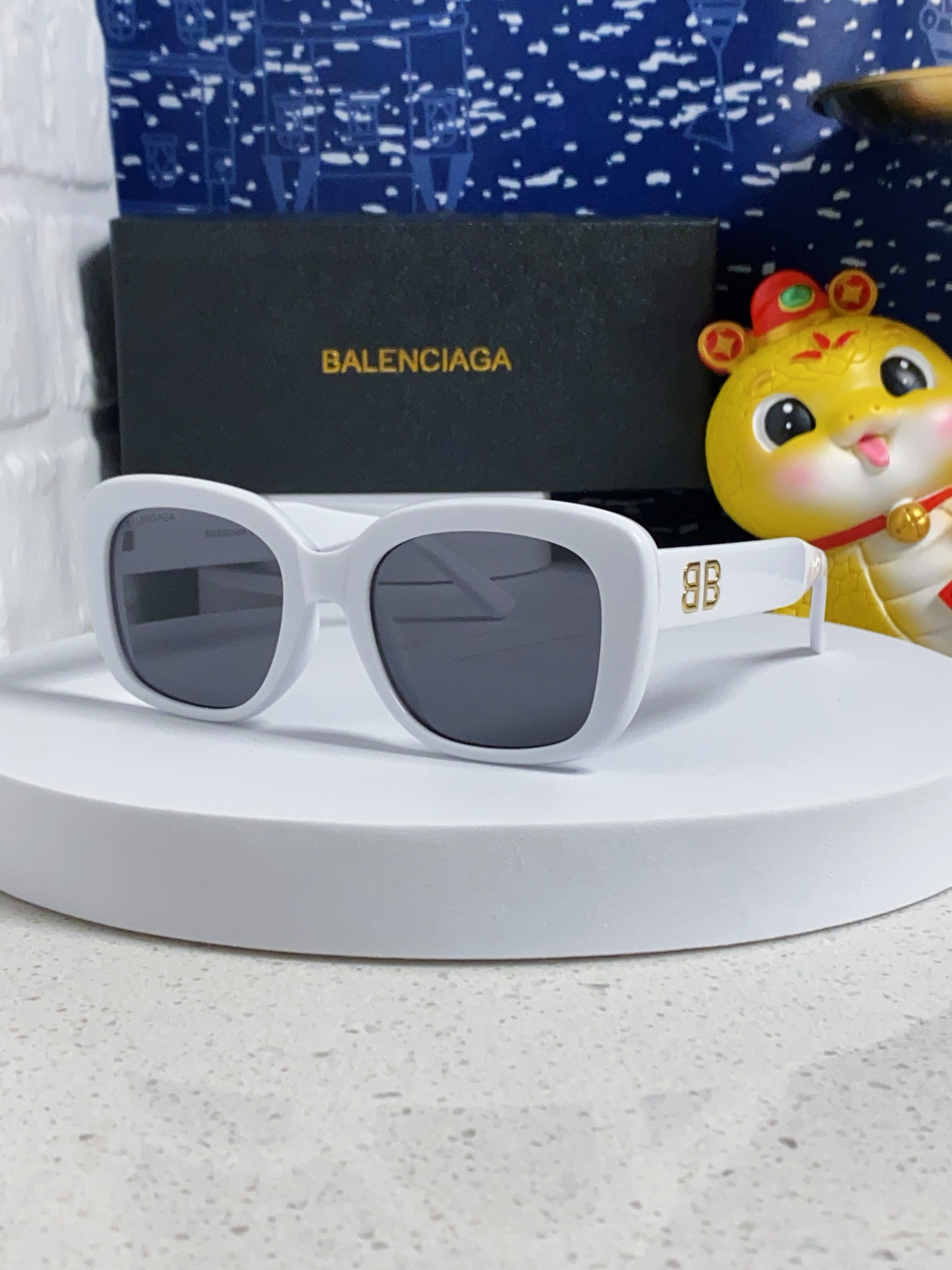 BALENCIAGA バレンシアガ フレームサングラス 2025年新作 フラットフレーム レディース メンズ 多色展開 - 画像 5