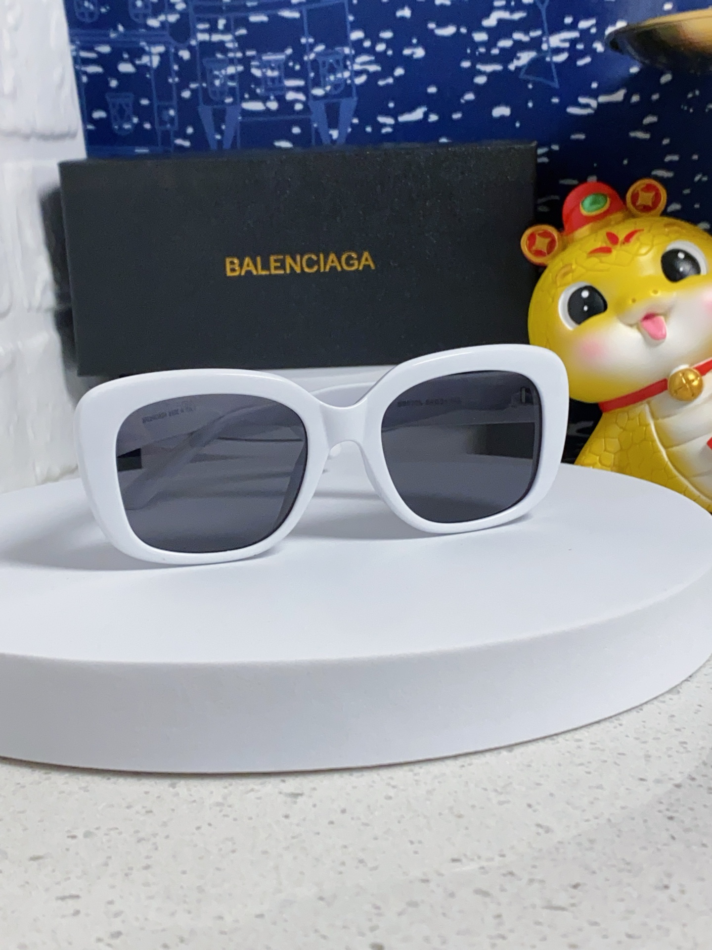 BALENCIAGA バレンシアガ フレームサングラス 2025年新作 フラットフレーム レディース メンズ 多色展開 - 画像 6