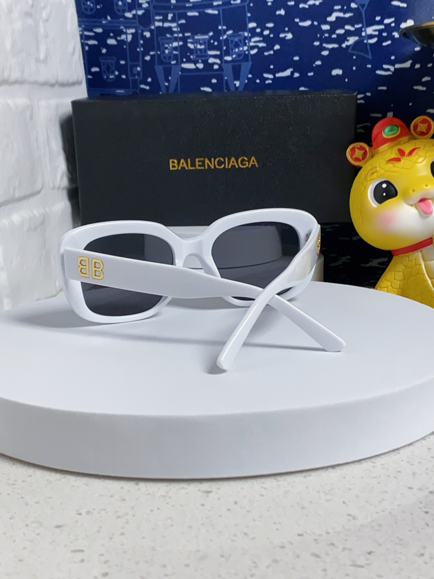 BALENCIAGA バレンシアガ フレームサングラス 2025年新作 フラットフレーム レディース メンズ 多色展開 - 画像 7