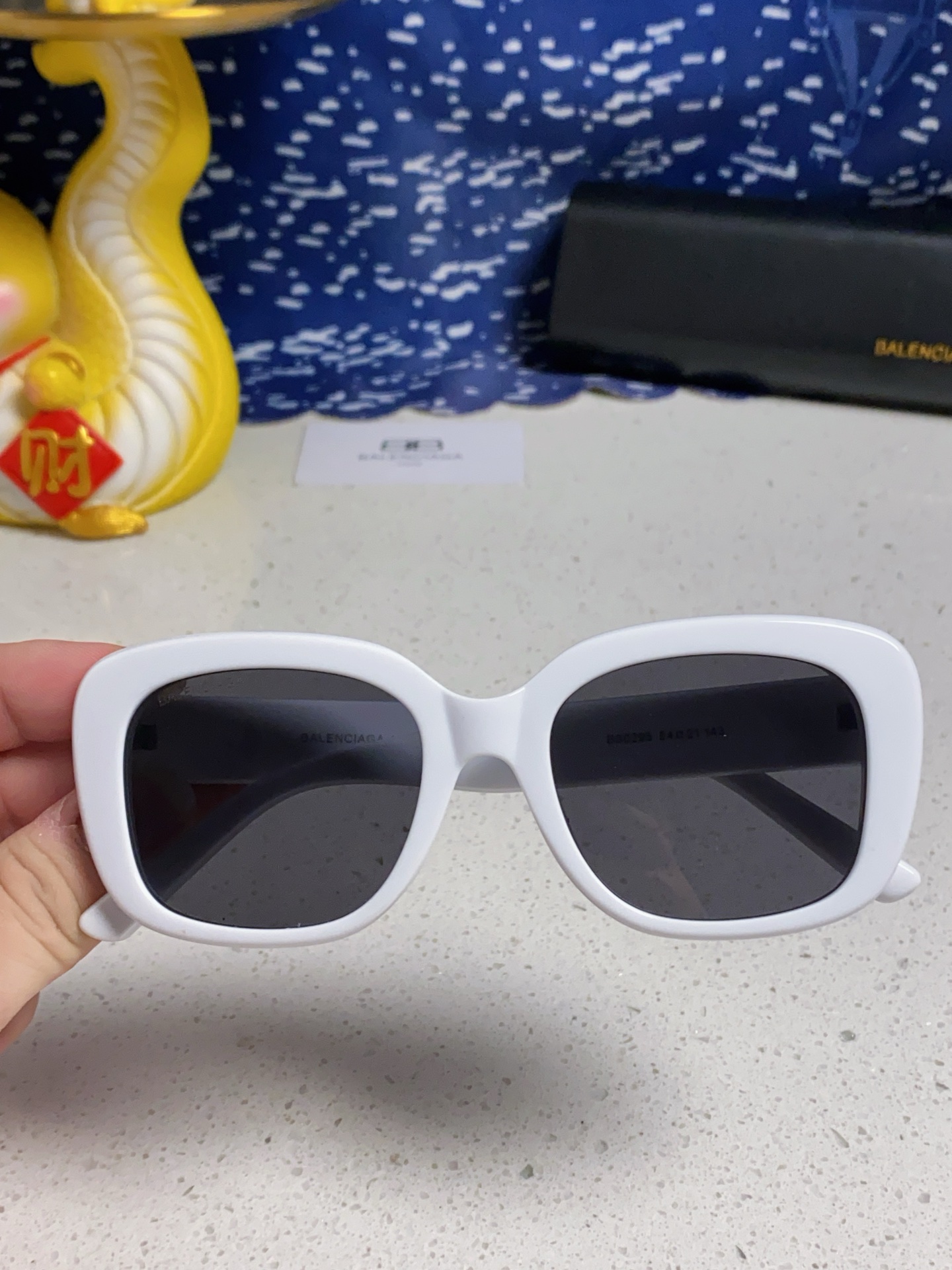 BALENCIAGA バレンシアガ フレームサングラス 2025年新作 フラットフレーム レディース メンズ 多色展開 - 画像 8