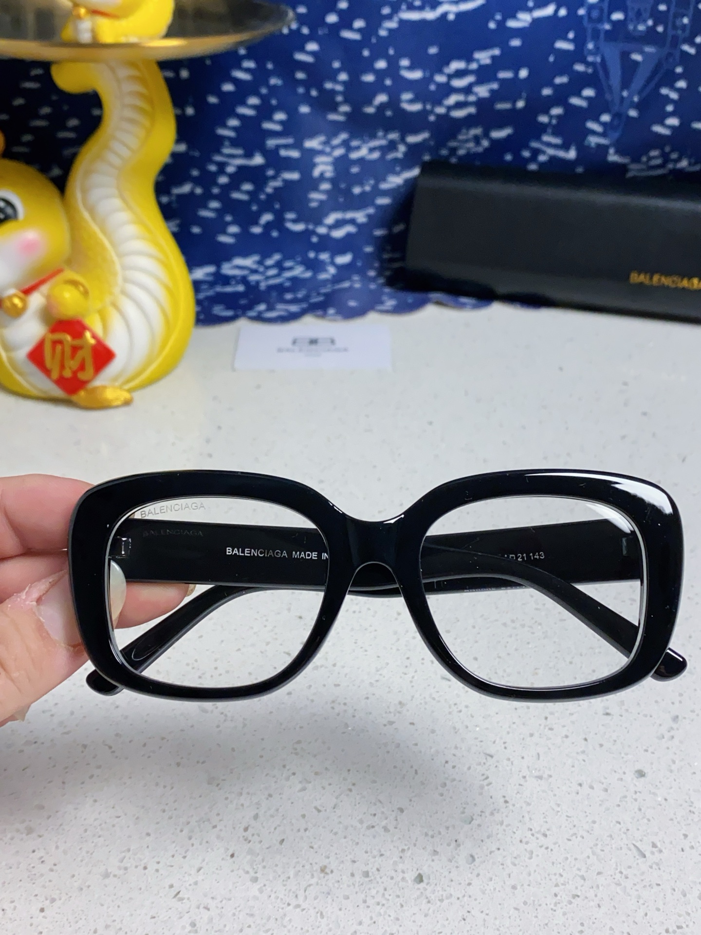 BALENCIAGA バレンシアガ サングラス BB0295 2025年新作 蝶形 大判 フレーム メンズ レディース ブラック ホワイト チェック柄 多色展開 - 画像 6