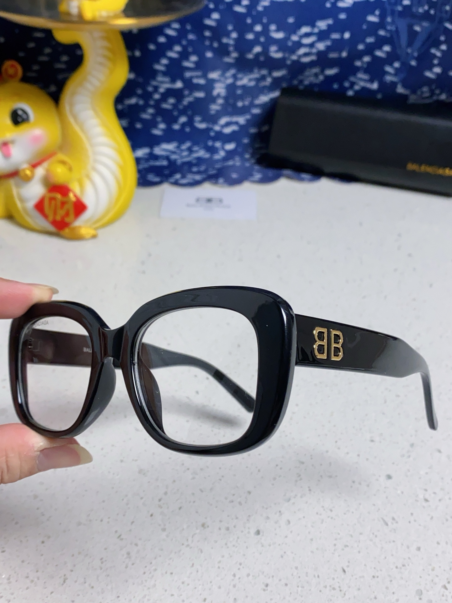 BALENCIAGA バレンシアガ サングラス BB0295 2025年新作 蝶形 大判 フレーム メンズ レディース ブラック ホワイト チェック柄 多色展開 - 画像 8