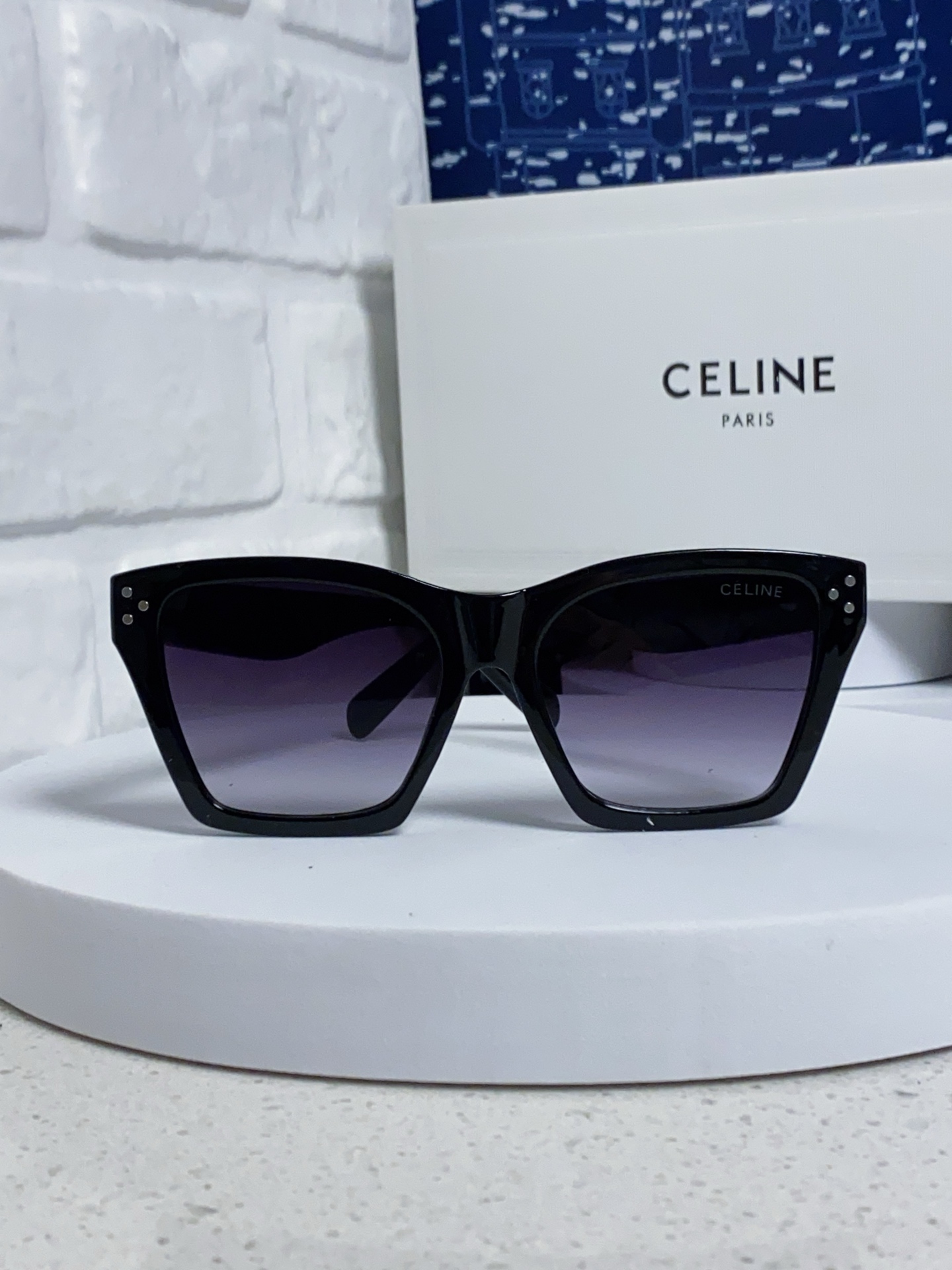 CELINE セリーヌ サングラス フレーム：P125 2025年新作 男女兼用 大人気 デザイン 99016006 001 22 43 黒紫 多色展開 - 画像 7
